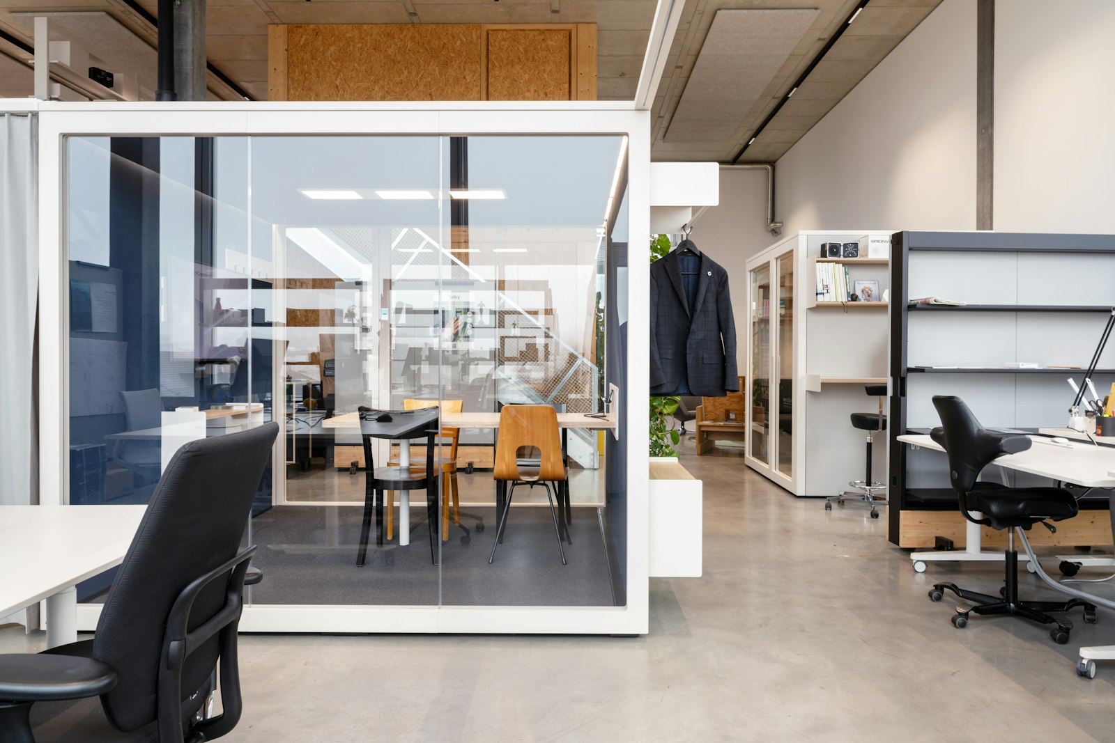 Yond, Dancing Office, Zürich