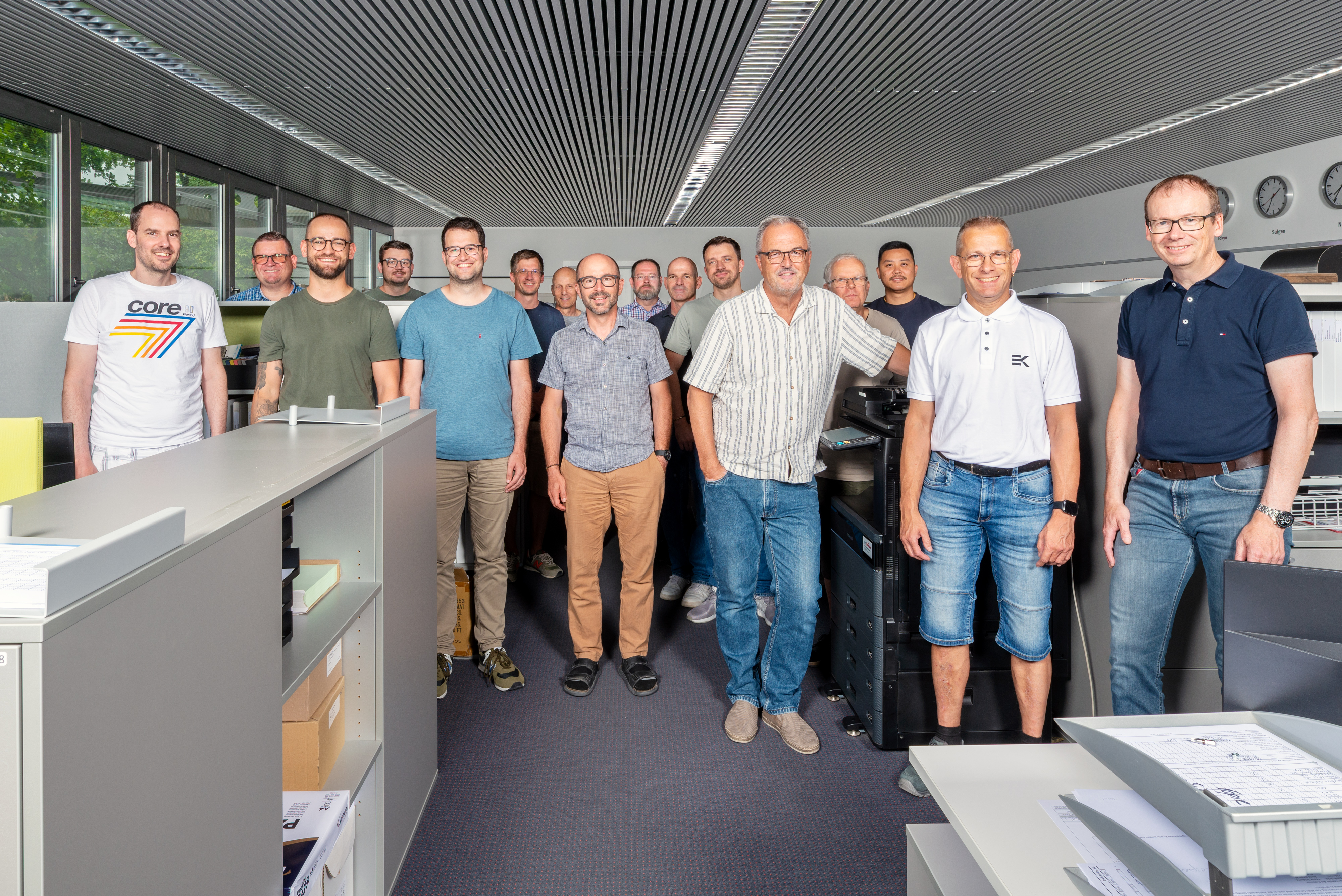 Team der Arbeitsvorbereitung der Erich Keller AG im Grossraumbuero
