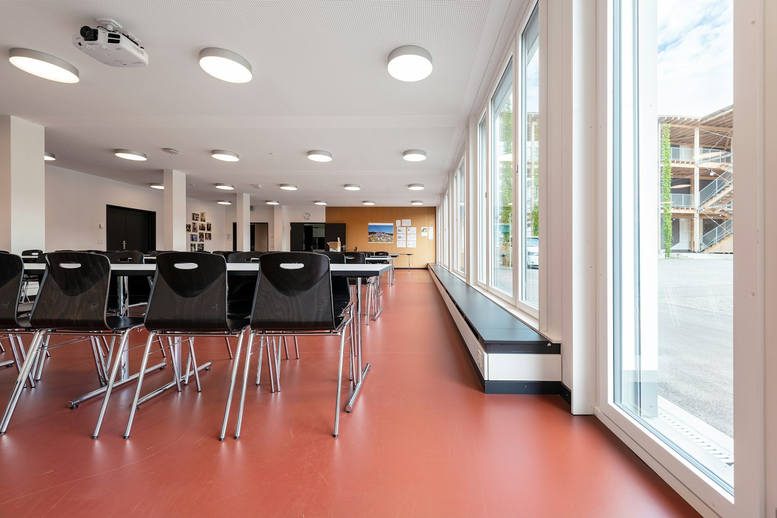 Grammar school in Uetikon