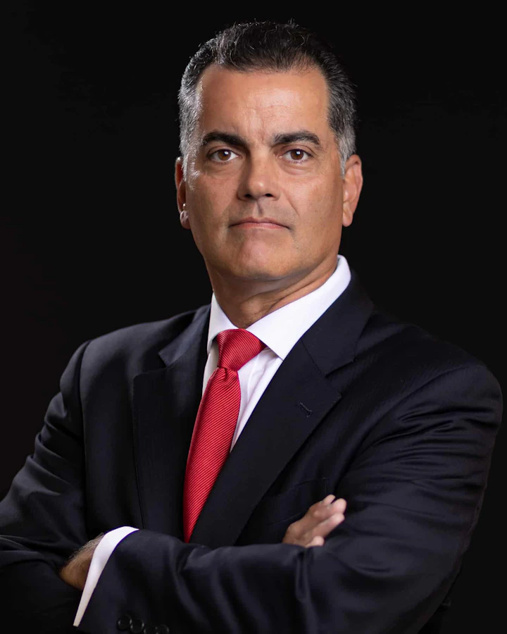Robert E. Perez