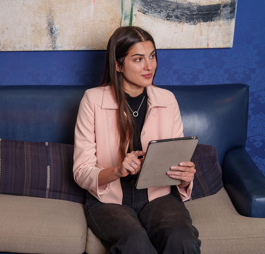 women with ipad