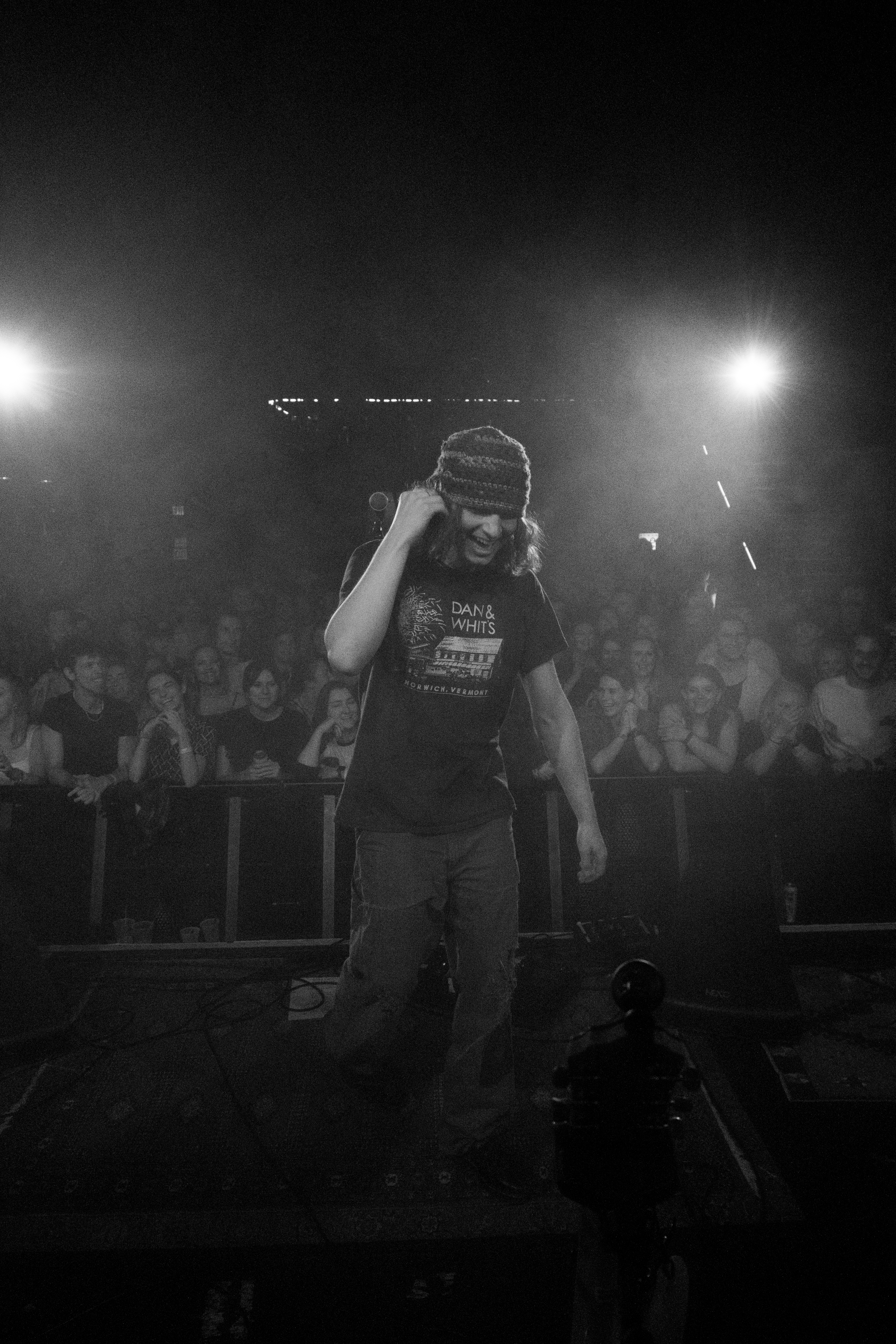 Hans Williams performing live in front of a crowd