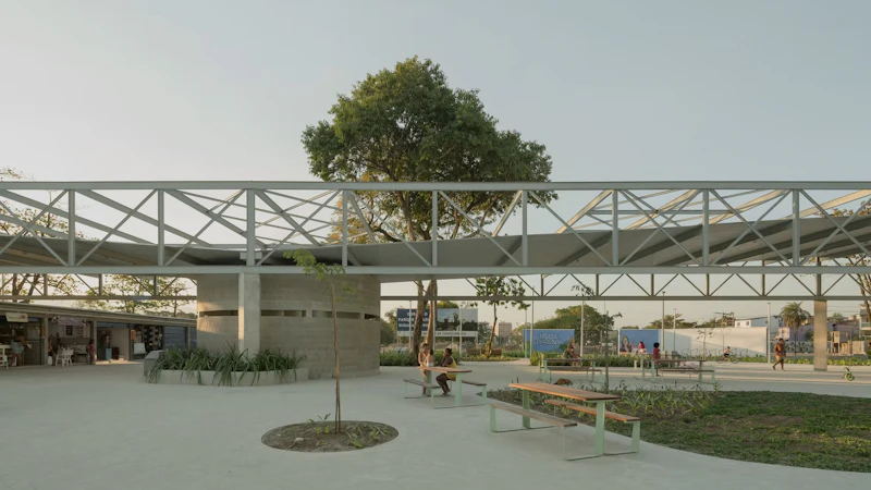 PRAÇA DO MERCADO - PARQUE REALENGO
