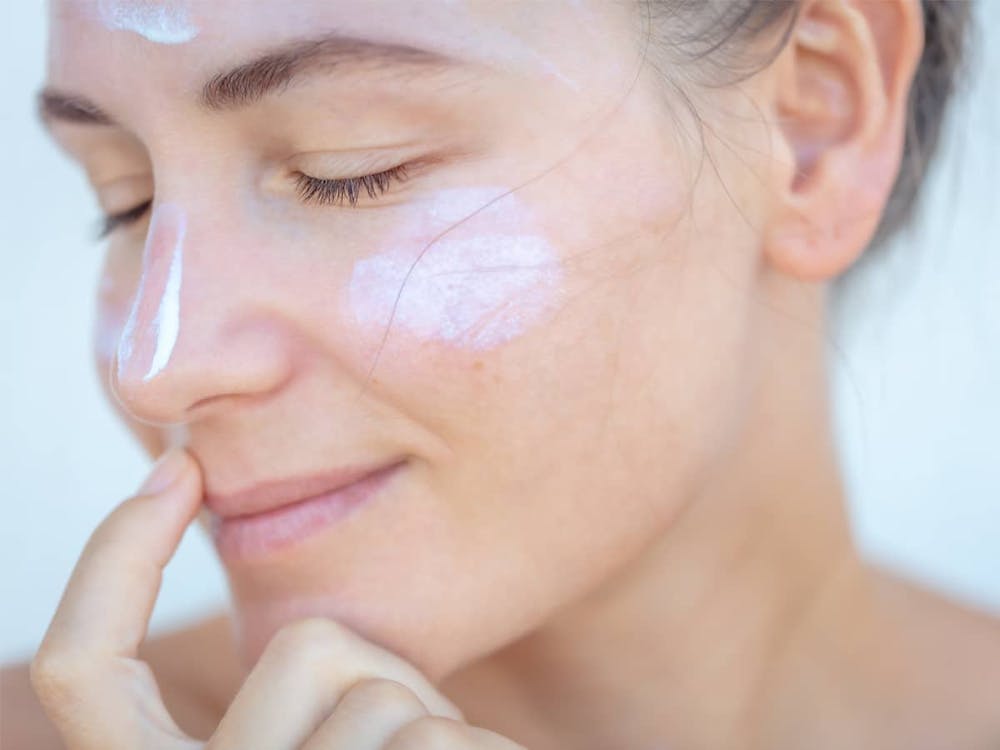 Direct sun exposure can cause scars to darken and become more noticeable. Use sunscreen to prevent this. 