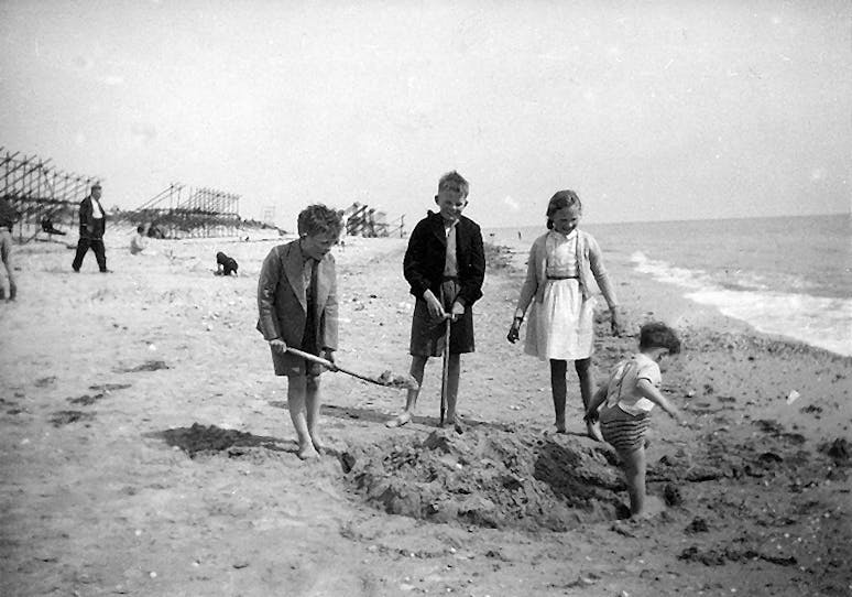Selsey Invasion Defences in situ 1948 John Akerman and his family enjoying the beach in 1948 with the tank defences still in situ