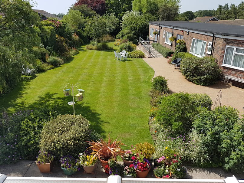 Coast Yard Bed & Breakfast Landscaped gardens of the Coast Yard