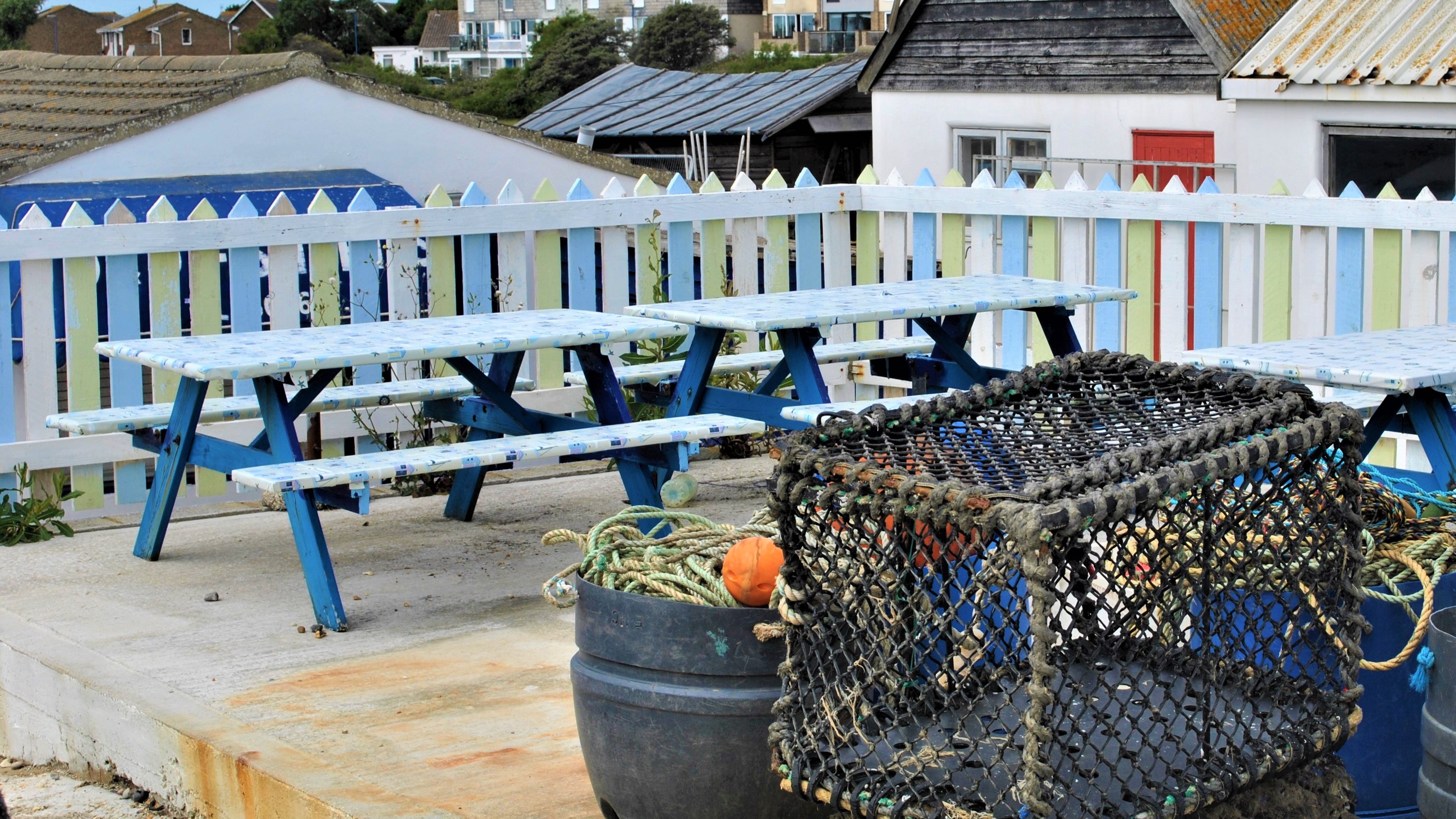 D&D Fisheries at East Beach, grab fresh seafood here 