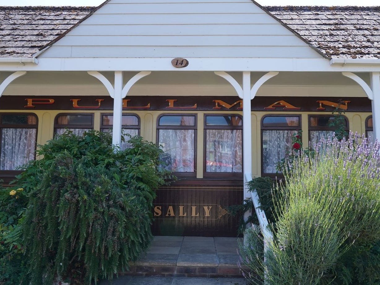 Railway Carriage Cottage, courtesy of CoastalJJ