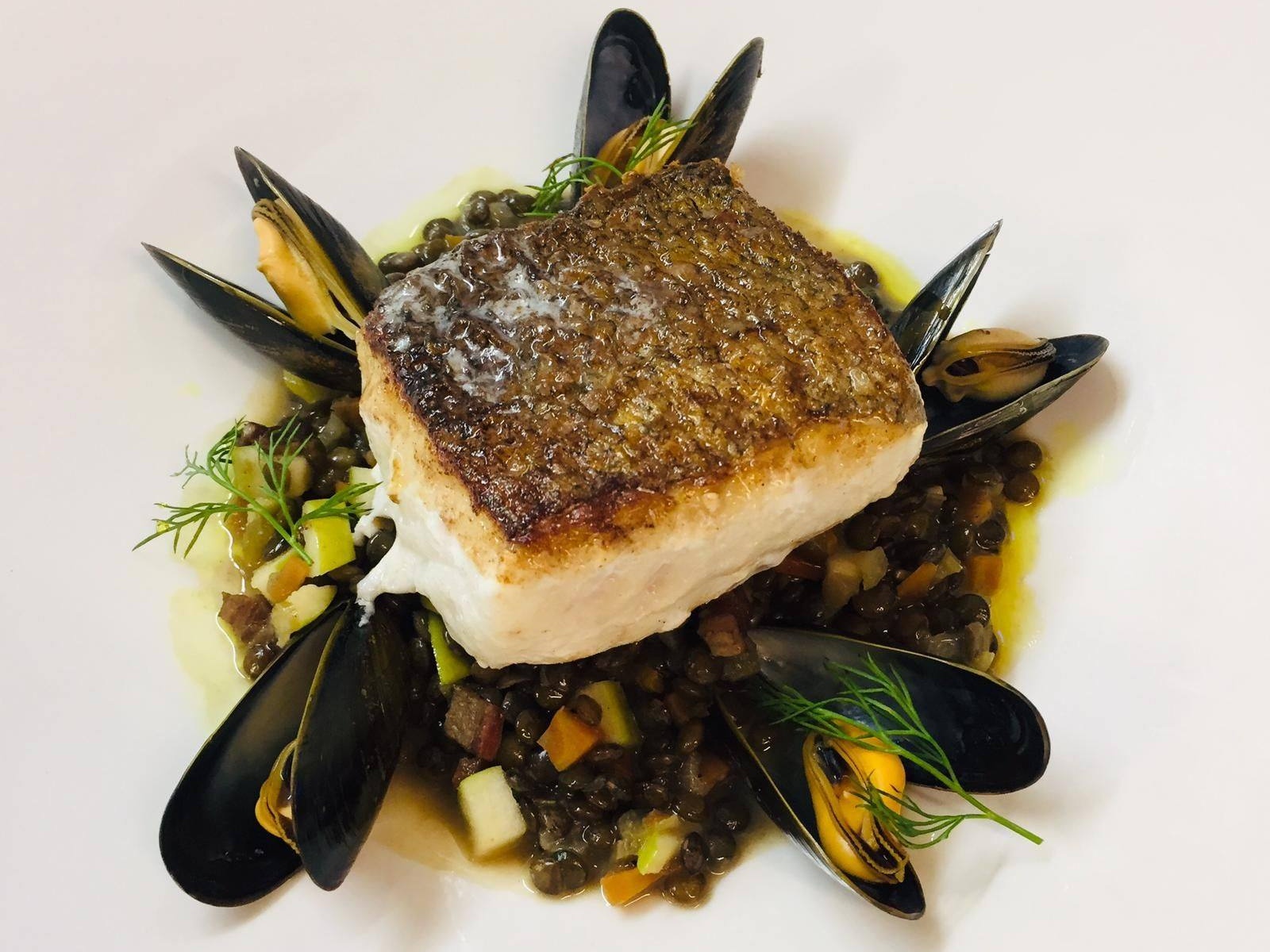 Fillet of hake, lentils, mussels, Granny Smith apple.
