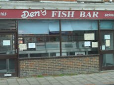 Shop frontage of Den's Fish Bar 