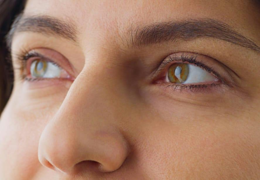 women's eyes