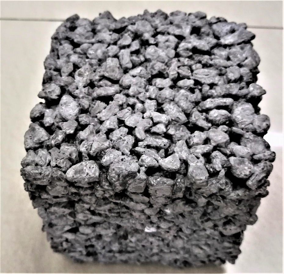 Poreus asfalt verkoelt de drukke stad