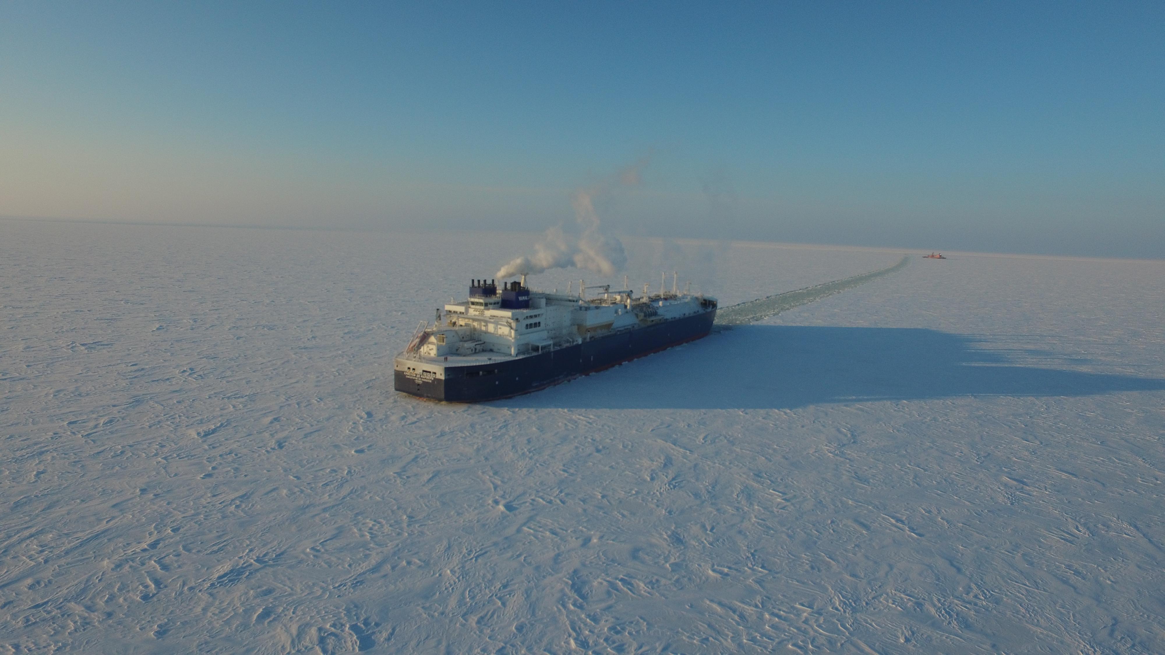 Tanker trotseert Arctische winter