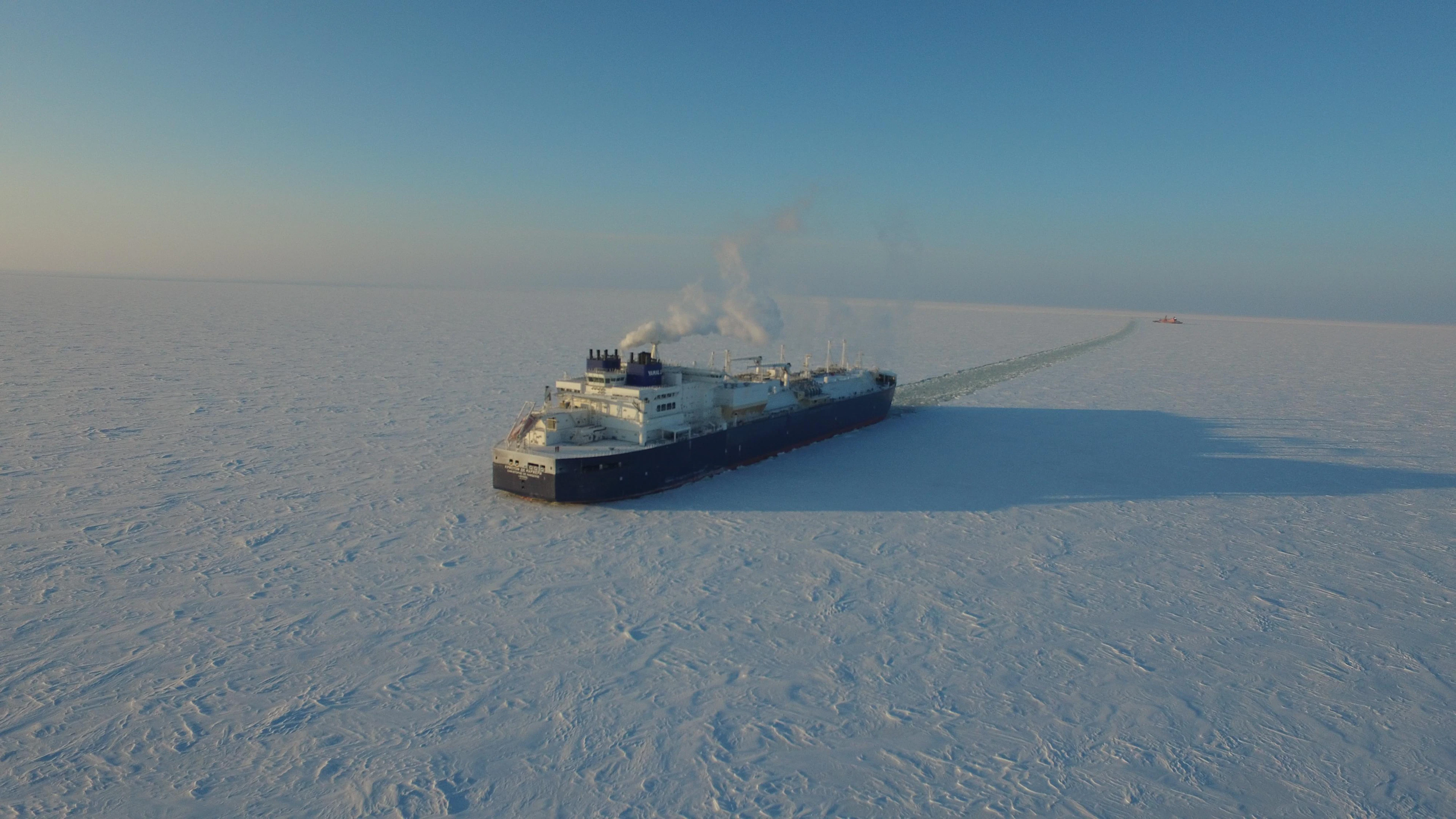 Tanker trotseert Arctische winter
