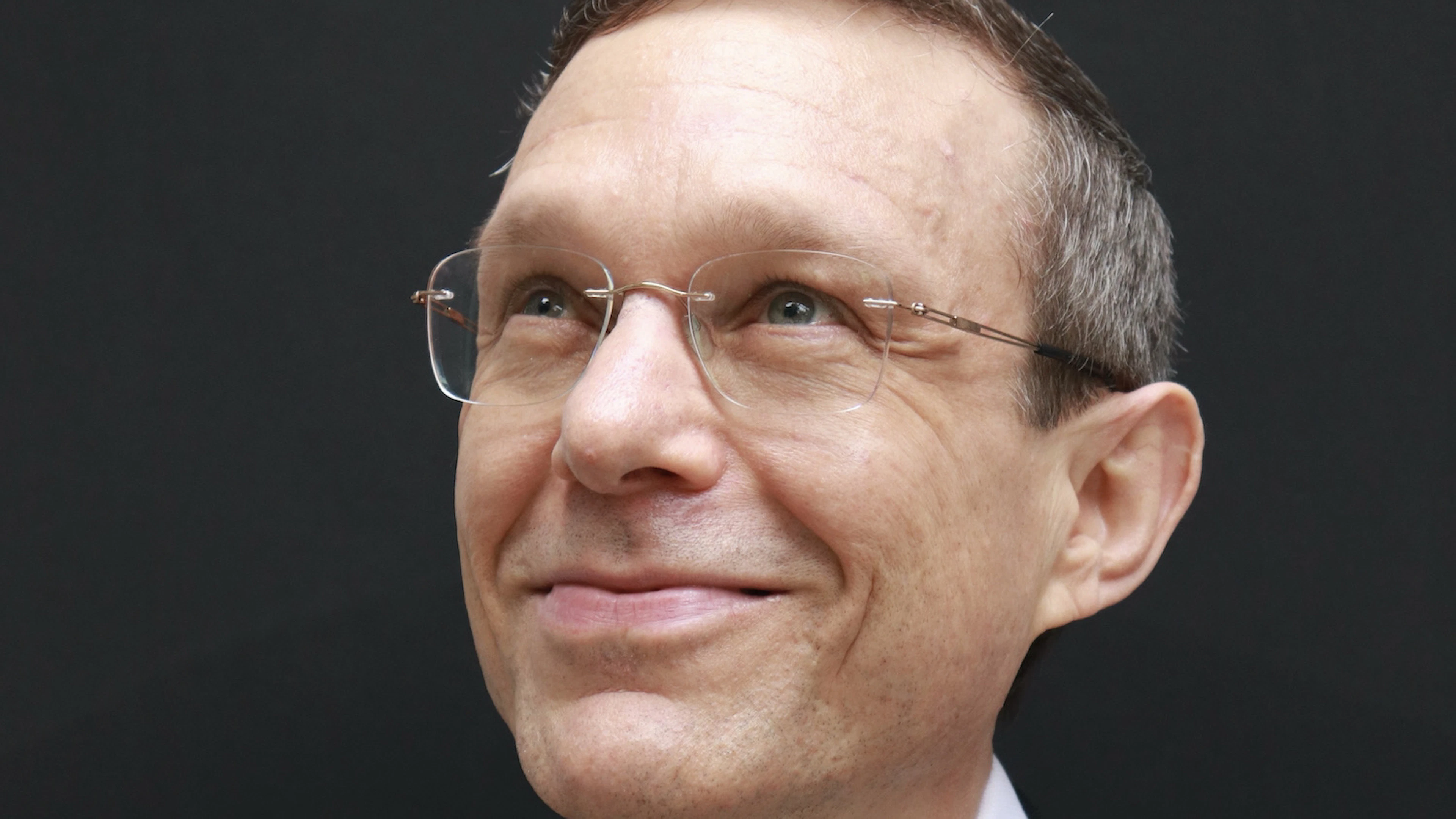 Ons zonnestelsel kreeg aliens op bezoek, stelt astronoom Avi Loeb