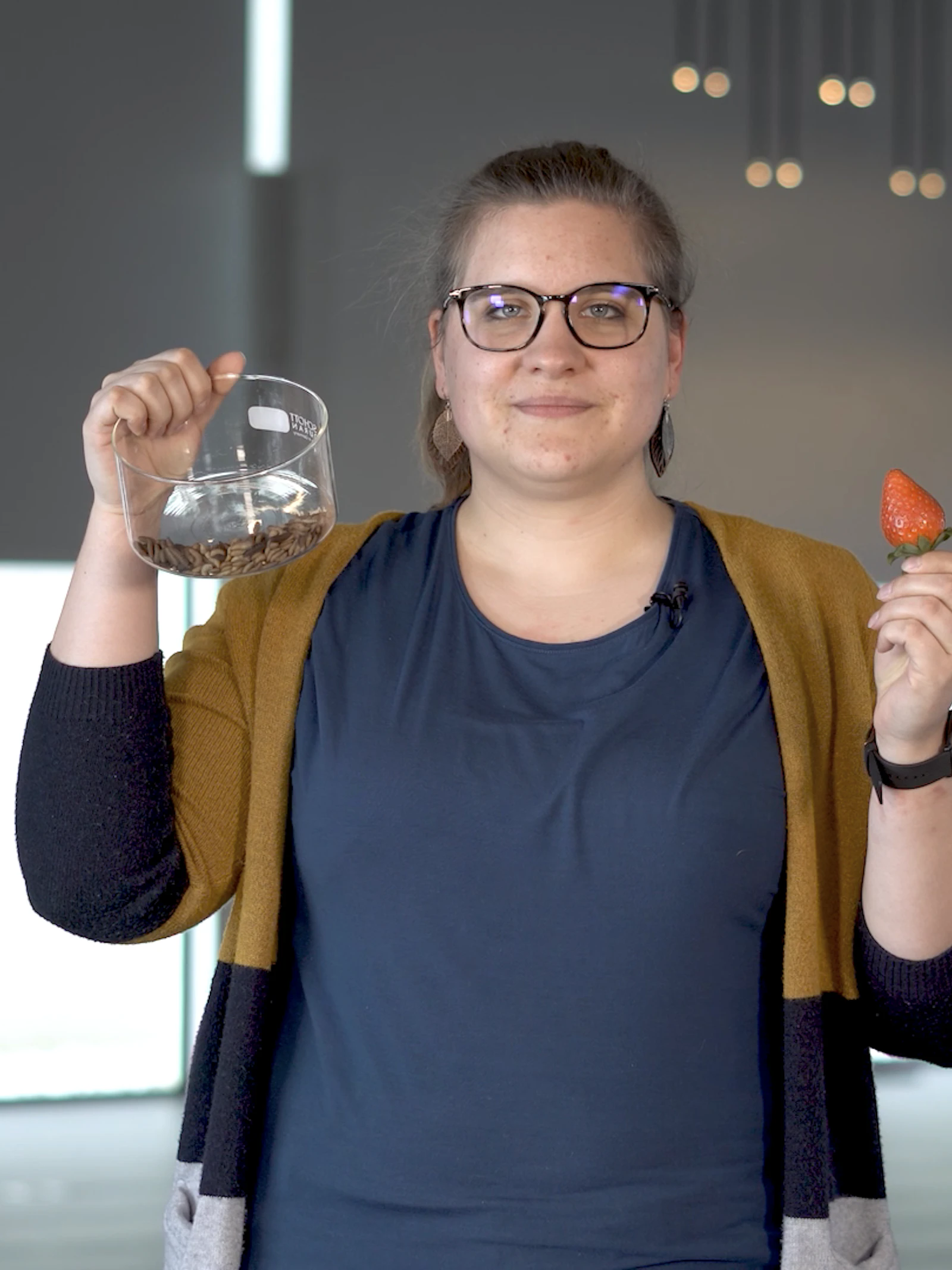 Meer en gezondere aardbeien dankzij larven