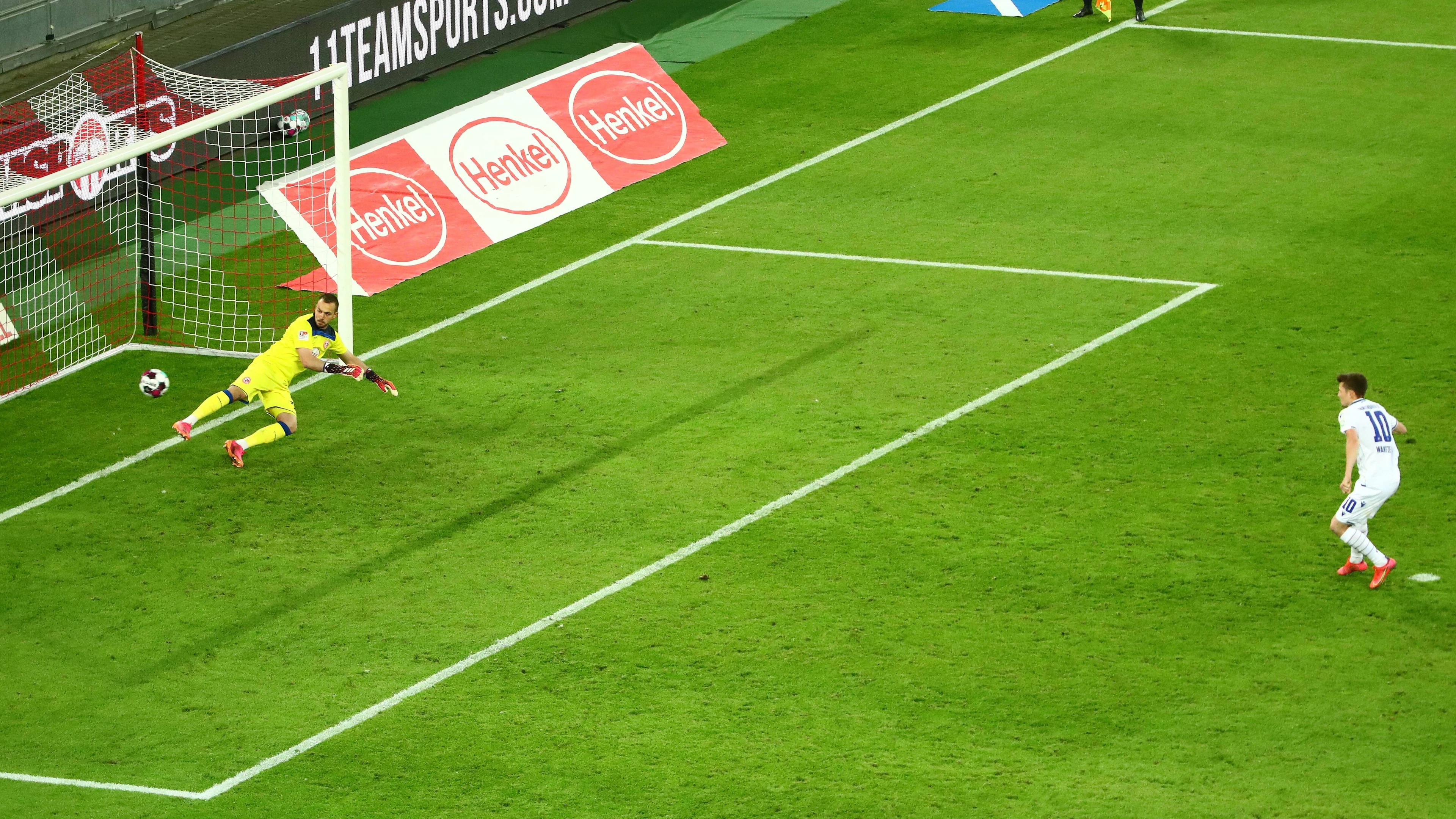 Waarom een penalty schieten zo moeilijk is