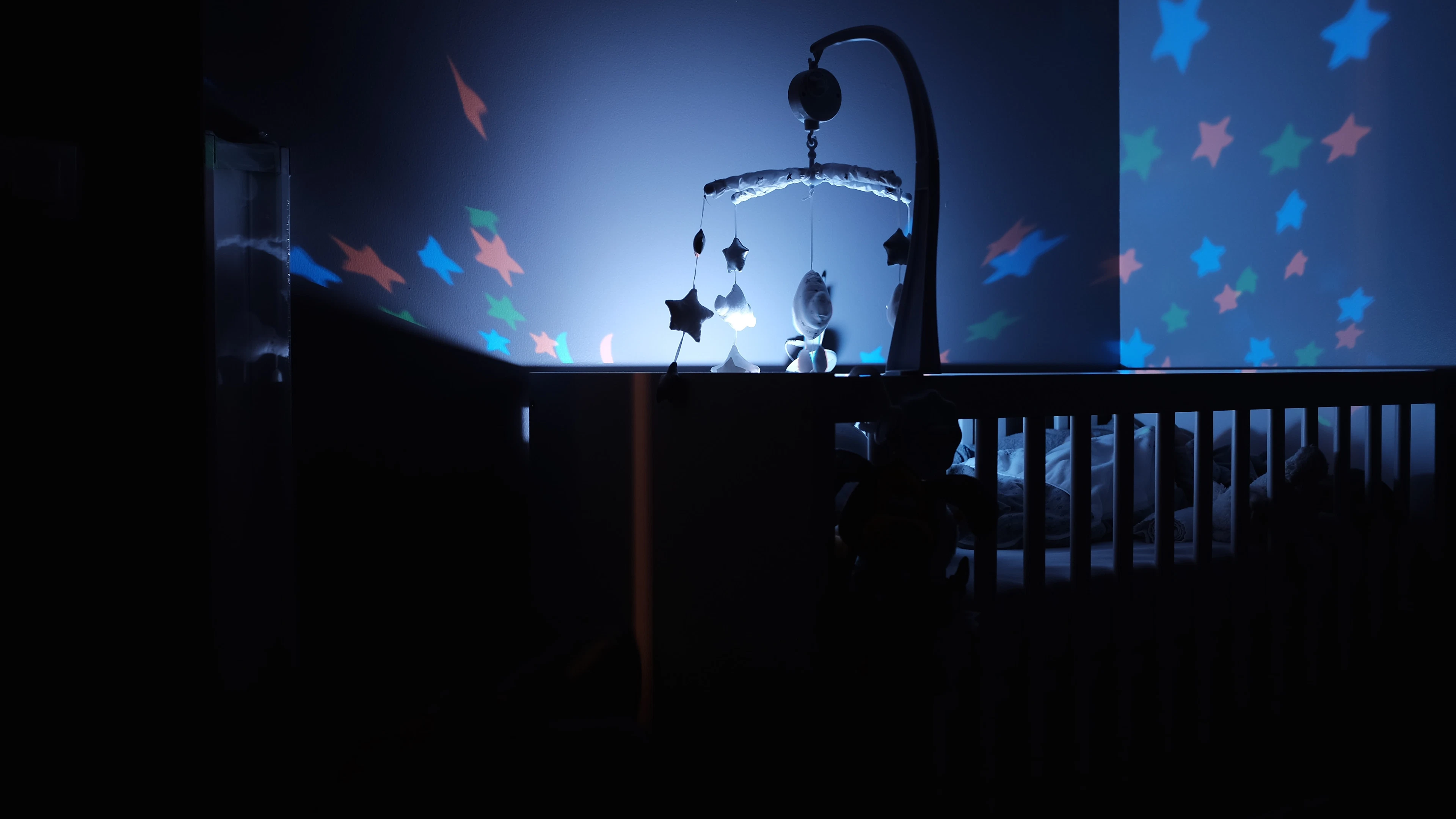 Wat als je kind huilt in bed? Hoeveel slaap hebben kinderen nodig? Tien vragen over slaapproblemen bij kinderen beantwoord