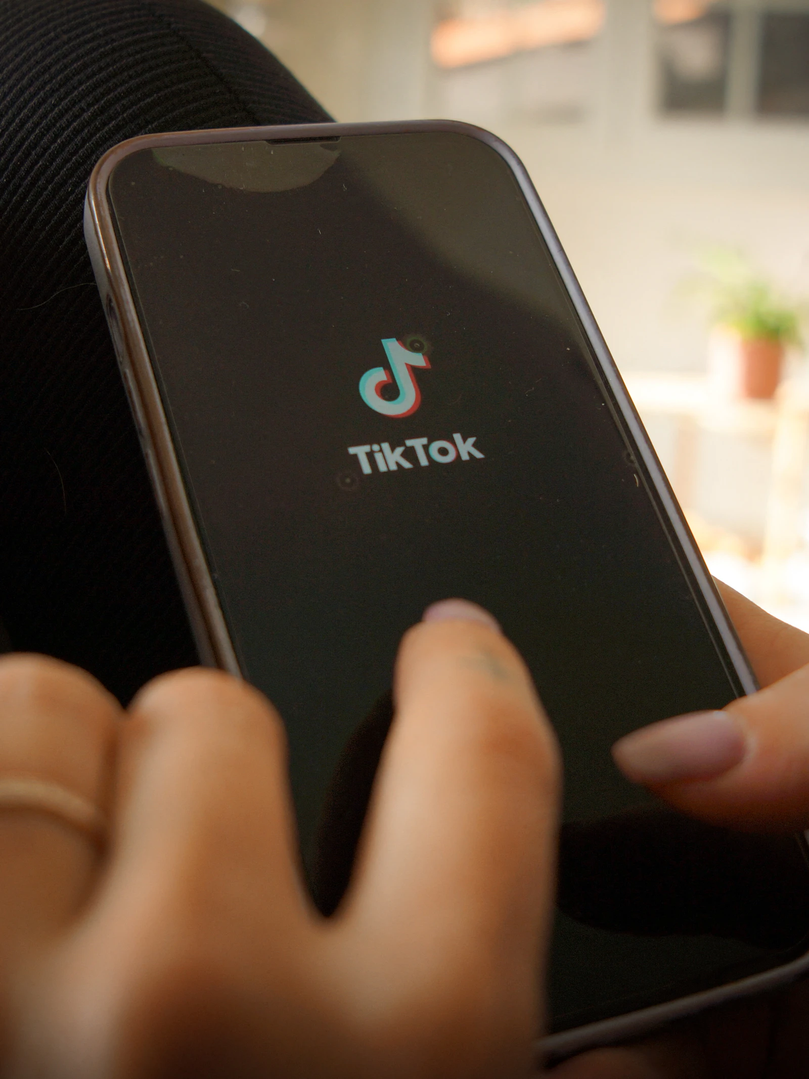Is zelfdiagnose via TikTok gevaarlijk?