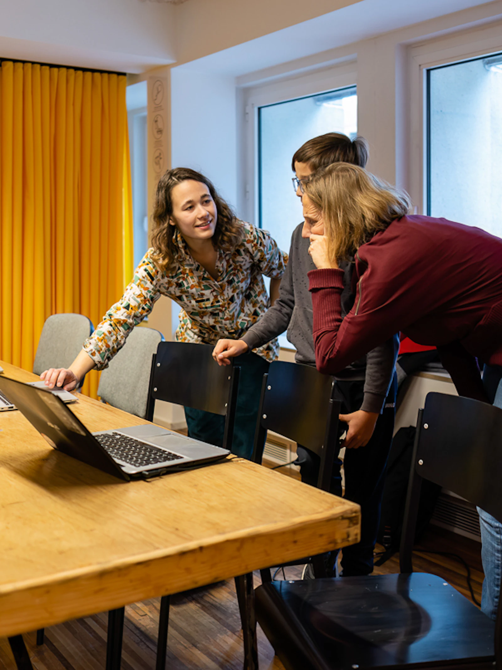 Onderzoeker Emilie Grégoire op Dag van de Wetenschap Goal of géén goal: scoort artificiële intelligentie ook in de voetbalwereld?
