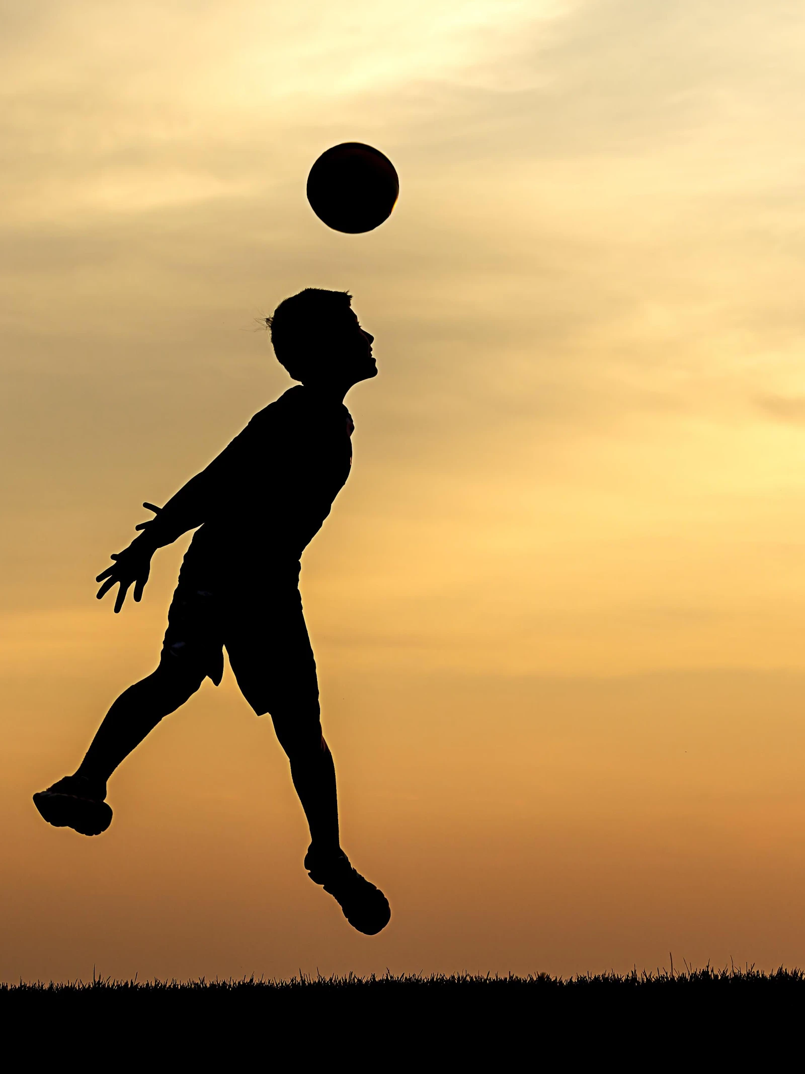 Kopbal kan ook bij jonge amateursporters tot hersenschade leiden