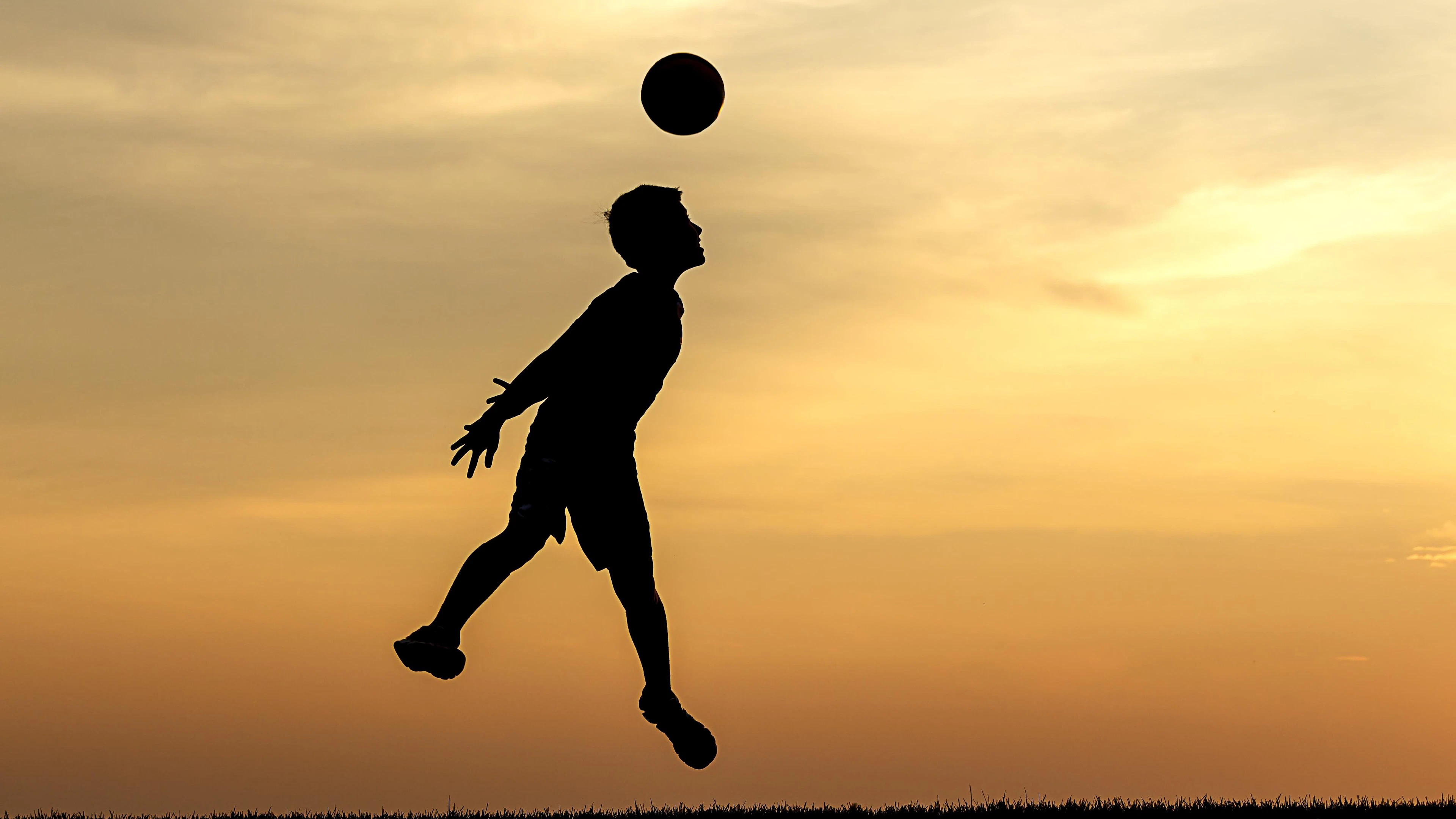 Kopbal kan ook bij jonge amateursporters tot hersenschade leiden