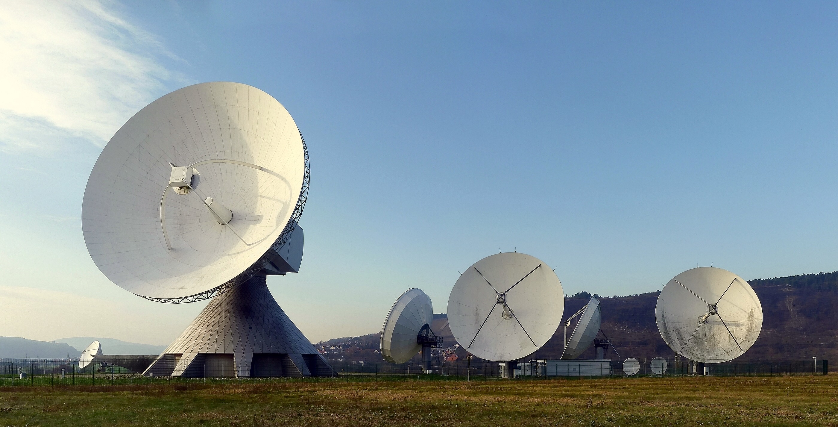 Radar dish, radar earth station