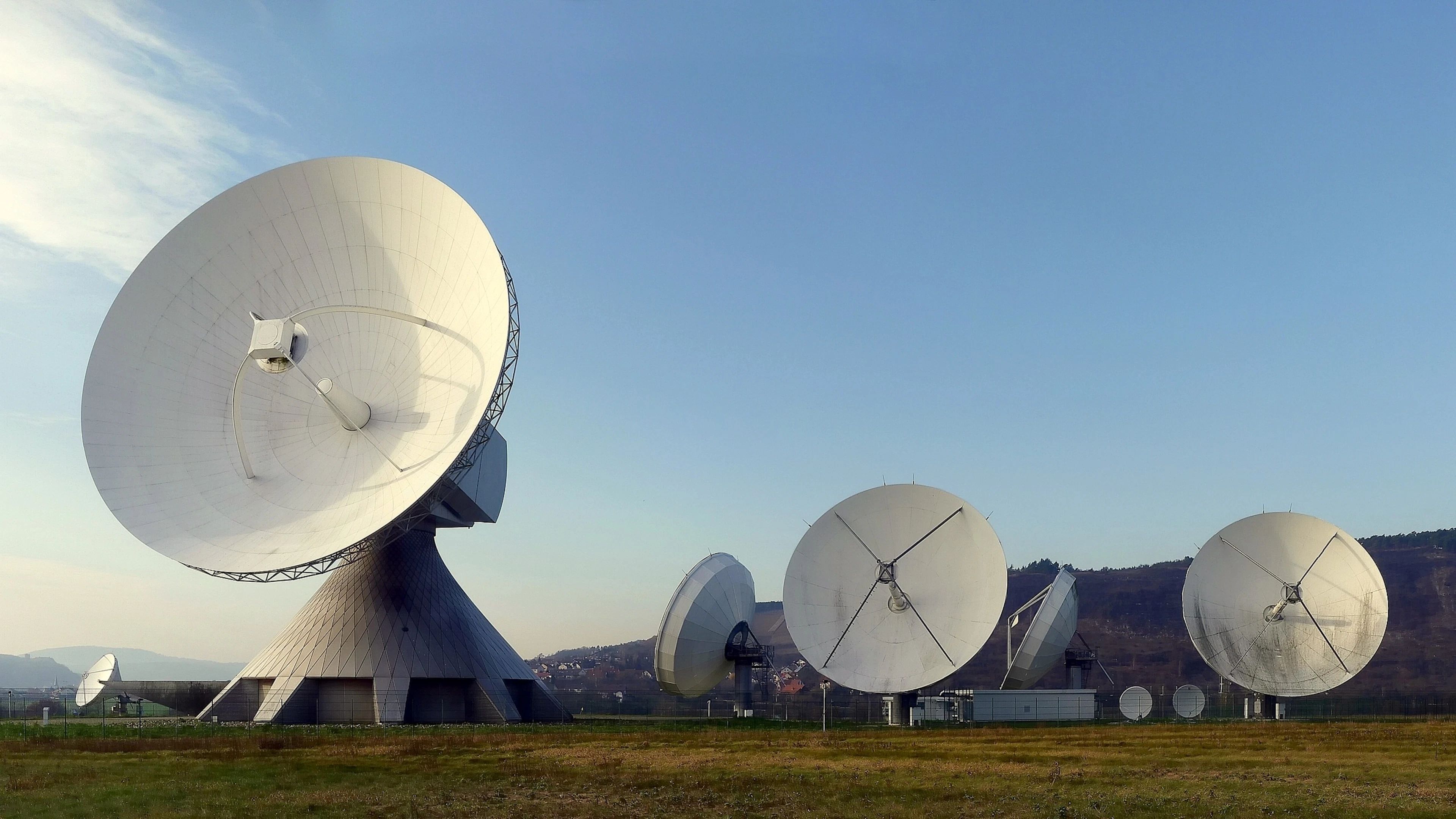 Radar dish, radar earth station