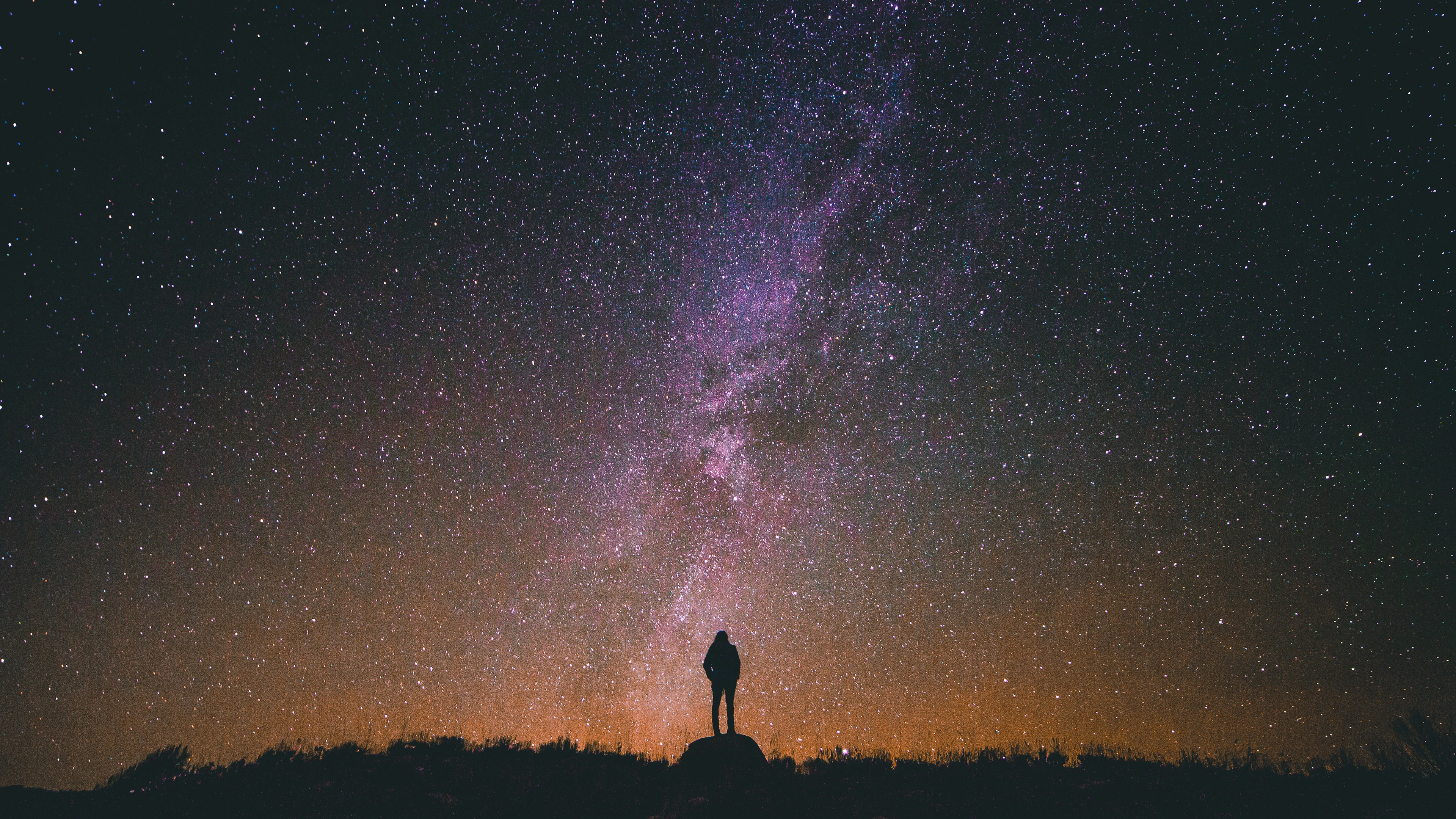 Kosmische spiritualiteit Foto door Greg Rakozy (via Unsplash)