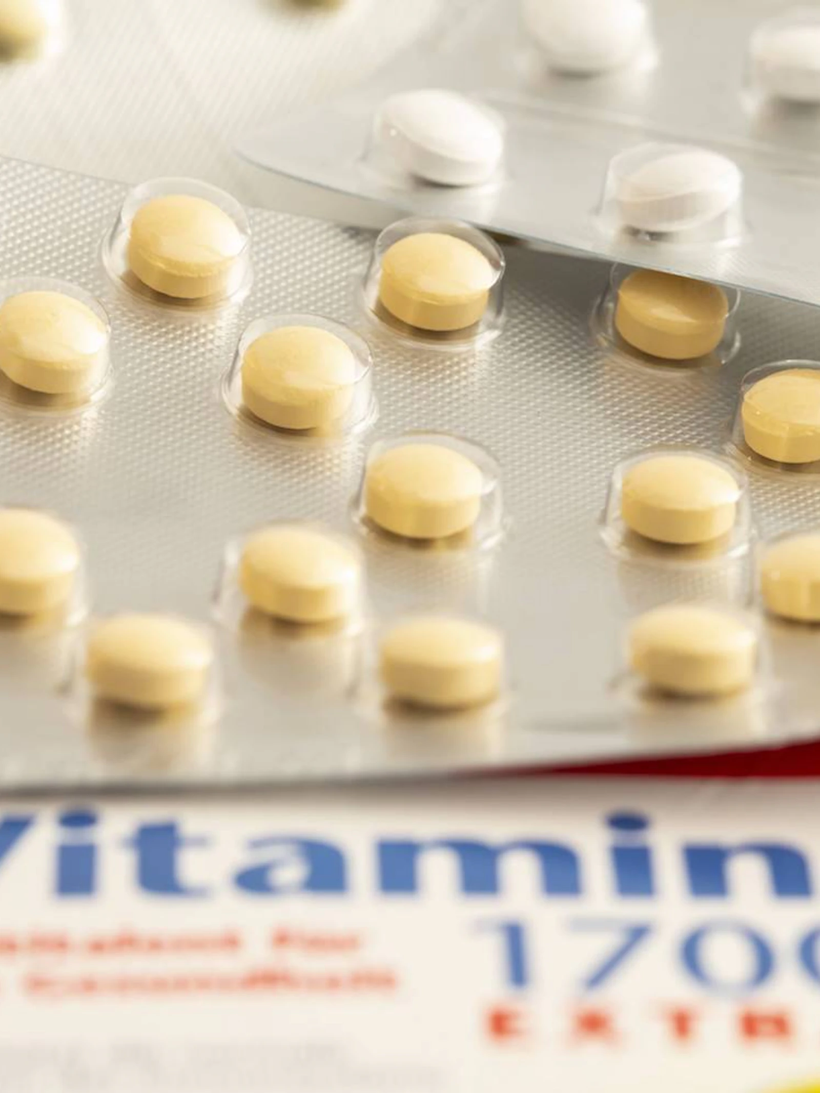Moet 8 op 10 Vlamingen vitamine D-supplementen slikken?