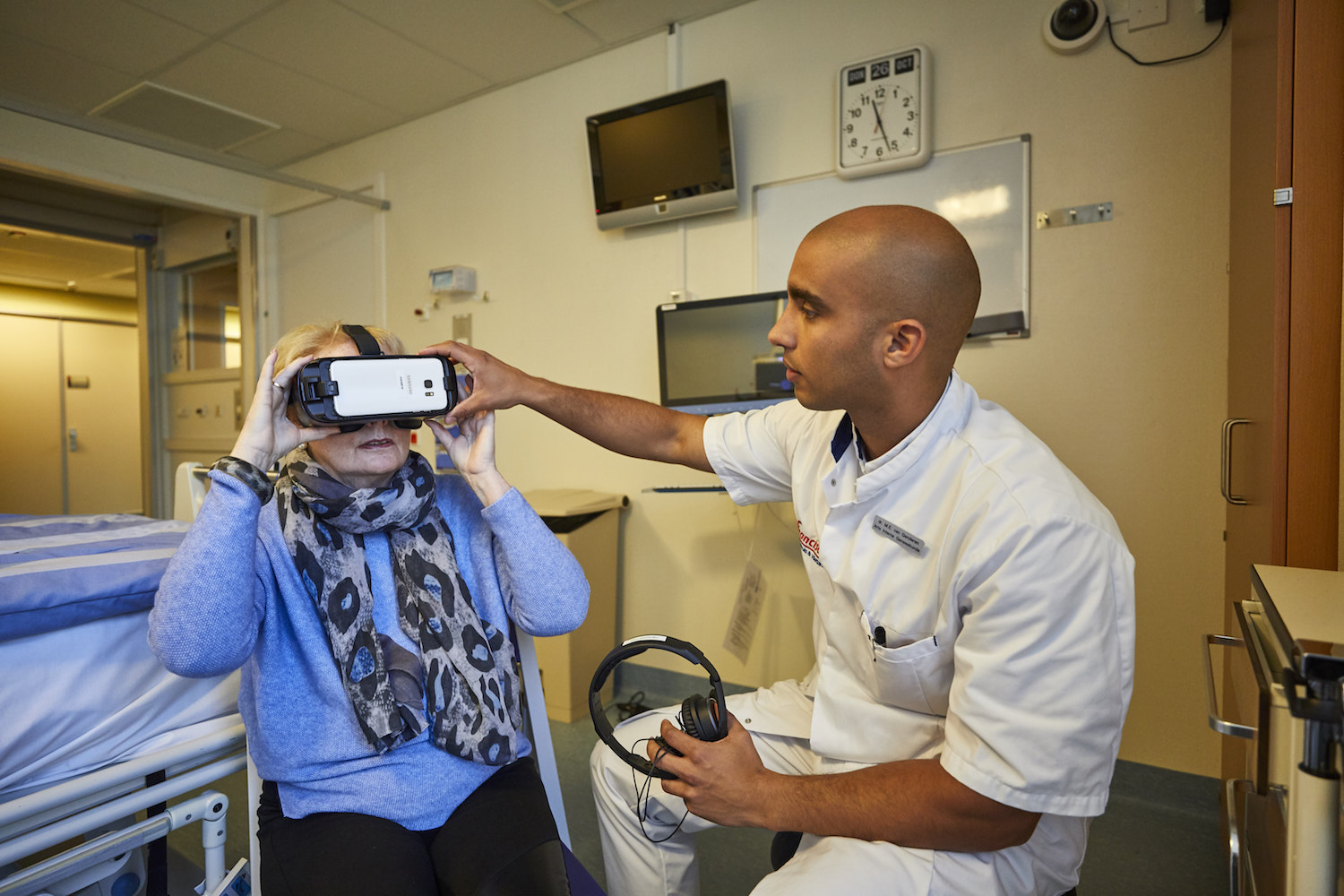 Ouderen staan positief tegenover virtual reality in de zorg