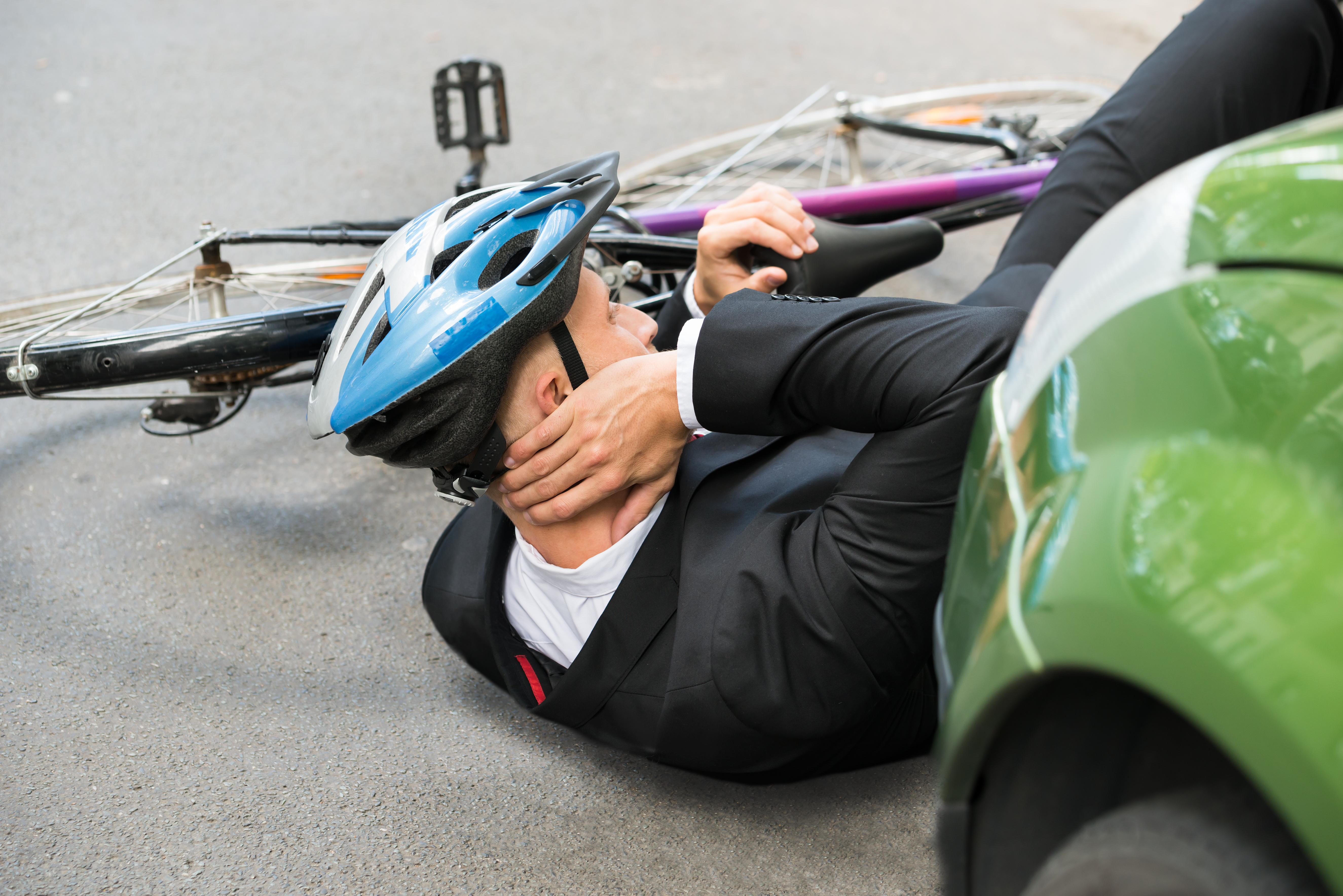 De fietshelm: stimuleren, verplichten of afvoeren?