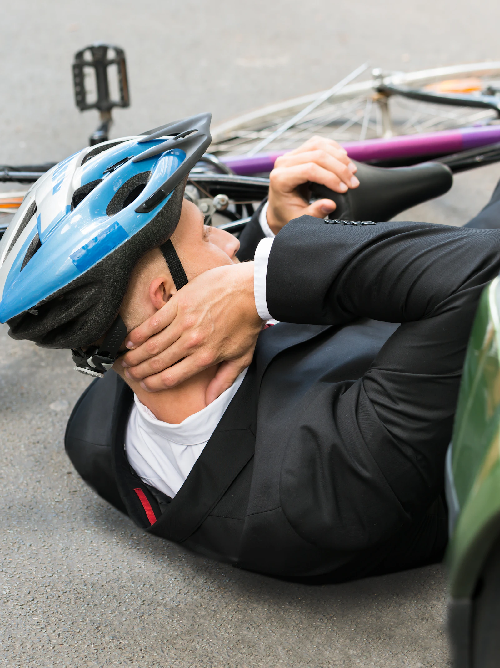 De fietshelm: stimuleren, verplichten of afvoeren?