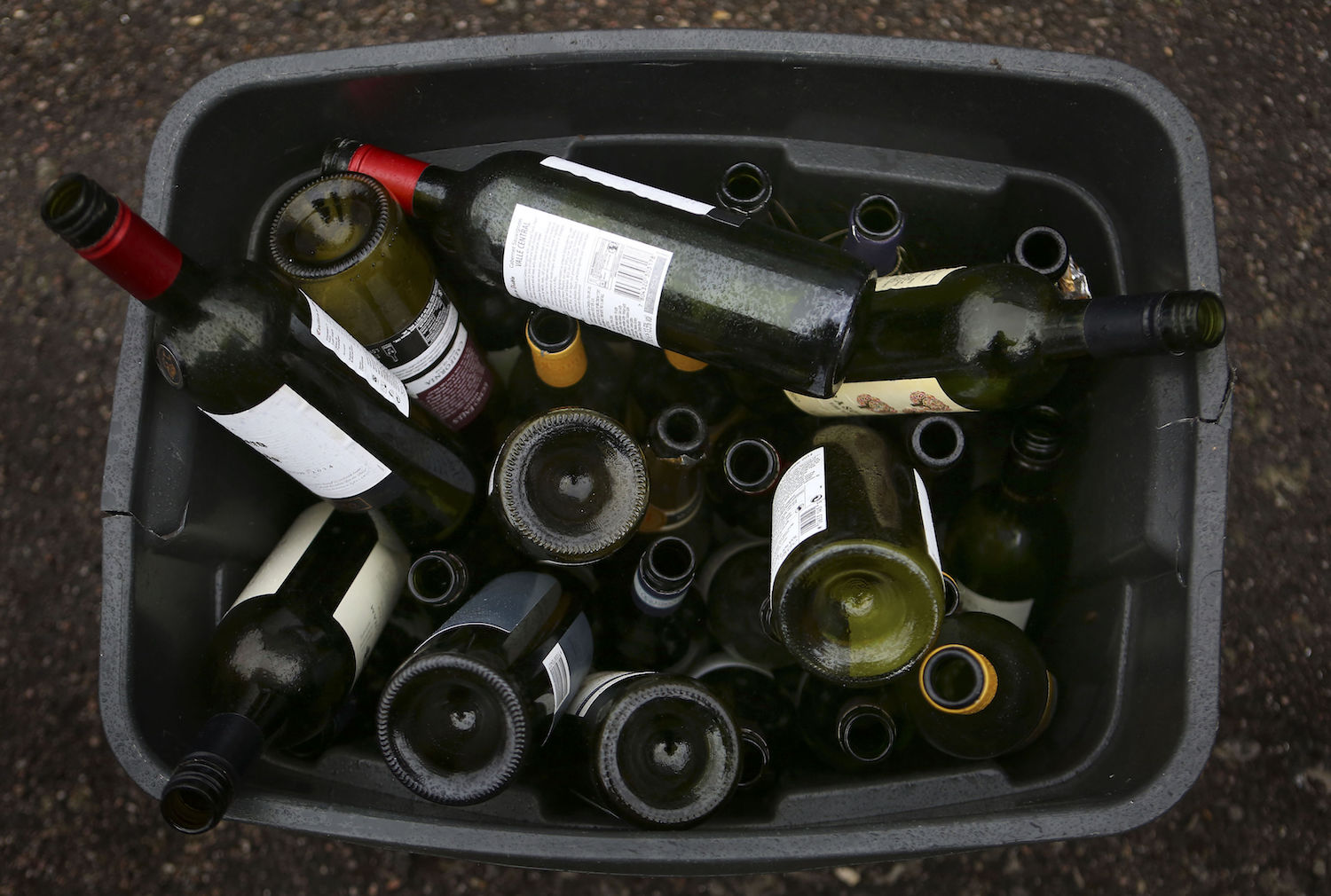 Leven met een alcoholverslaving: 'ik dronk twee of drie flessen wijn op een doordeweekse avond'