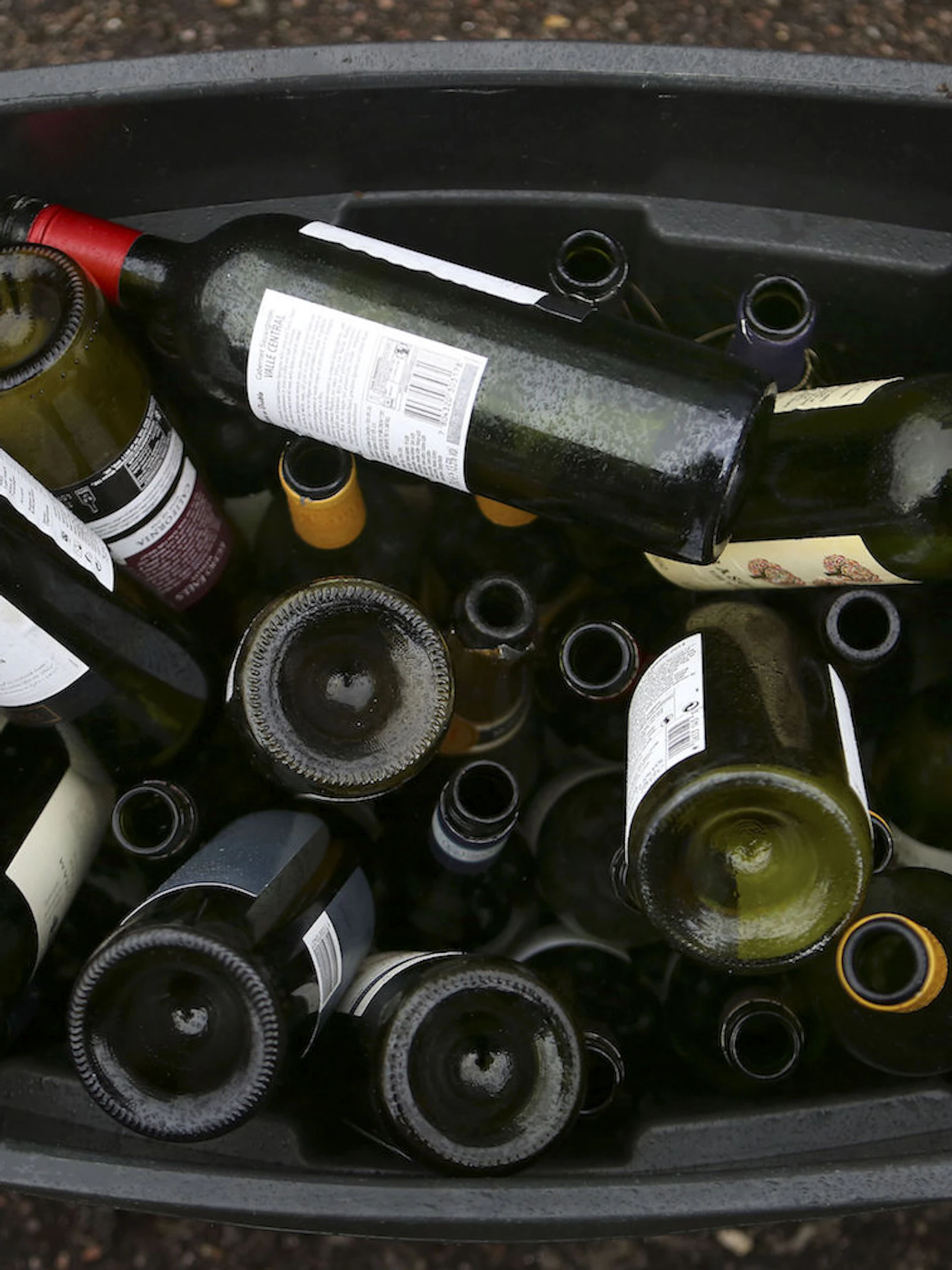 Leven met een alcoholverslaving: 'ik dronk twee of drie flessen wijn op een doordeweekse avond'