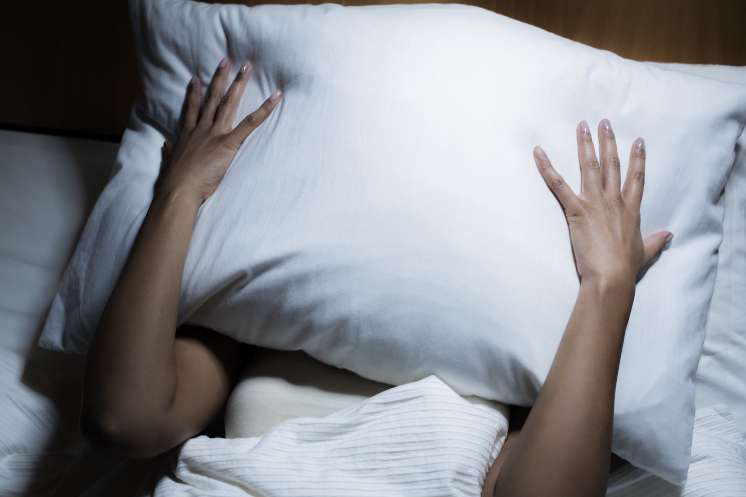 Niet kunnen slapen: 'het is alsof de lamp in mijn hoofd niet uit wil'