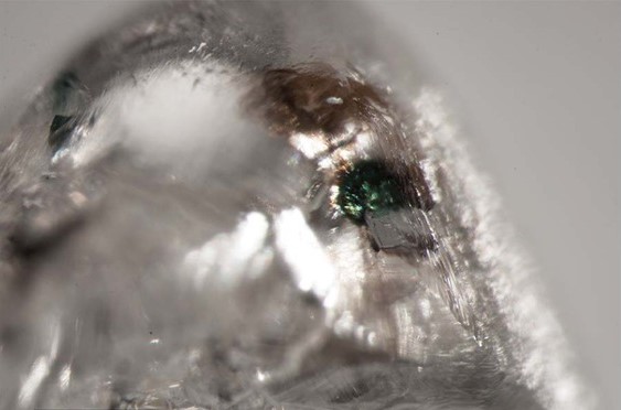 Nieuw mineraal ontdekt binnenin een diamant