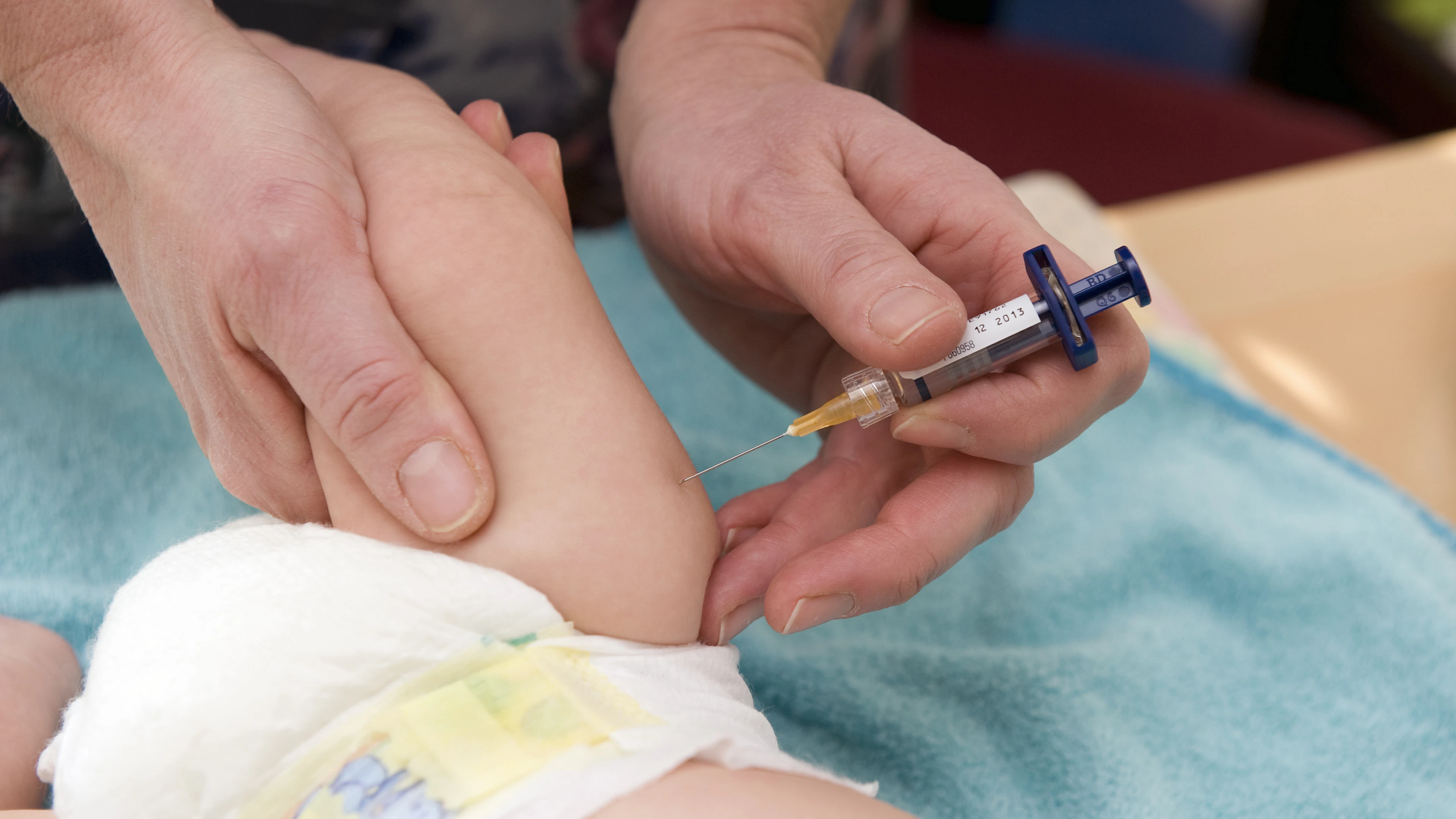 Waarom krijgen baby's zoveel vaccins tegelijk?