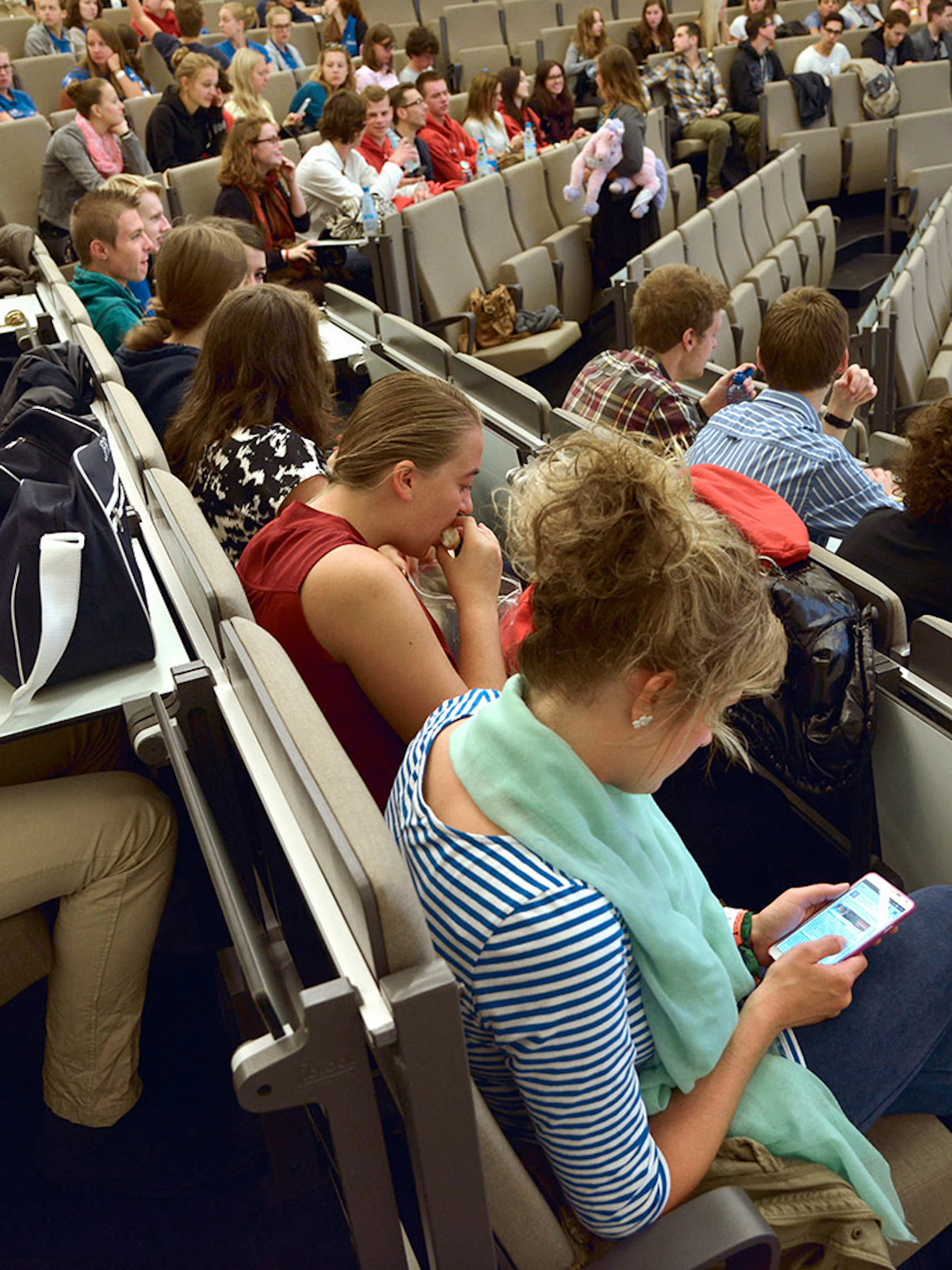 Factcheck: Is smartphonegebruik nadelig voor de examenresultaten?