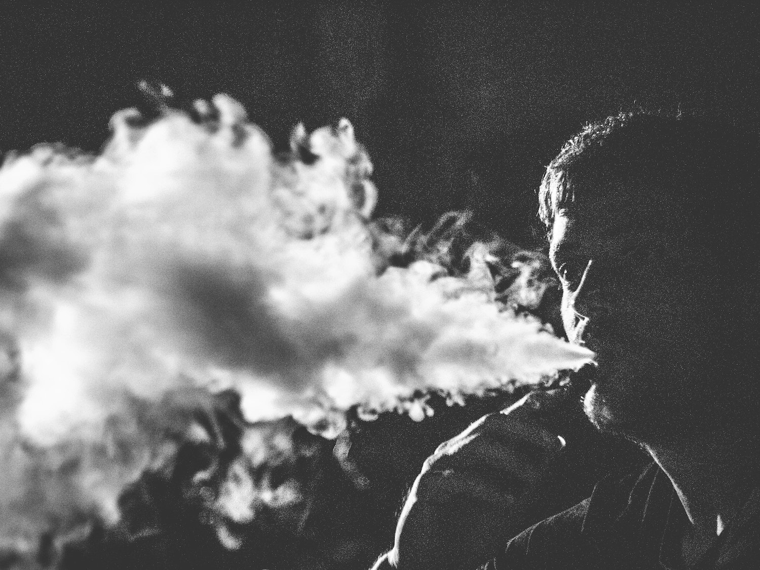 De waarheid achter de dampwolk: Hoe (on)veilig is de e-sigaret?