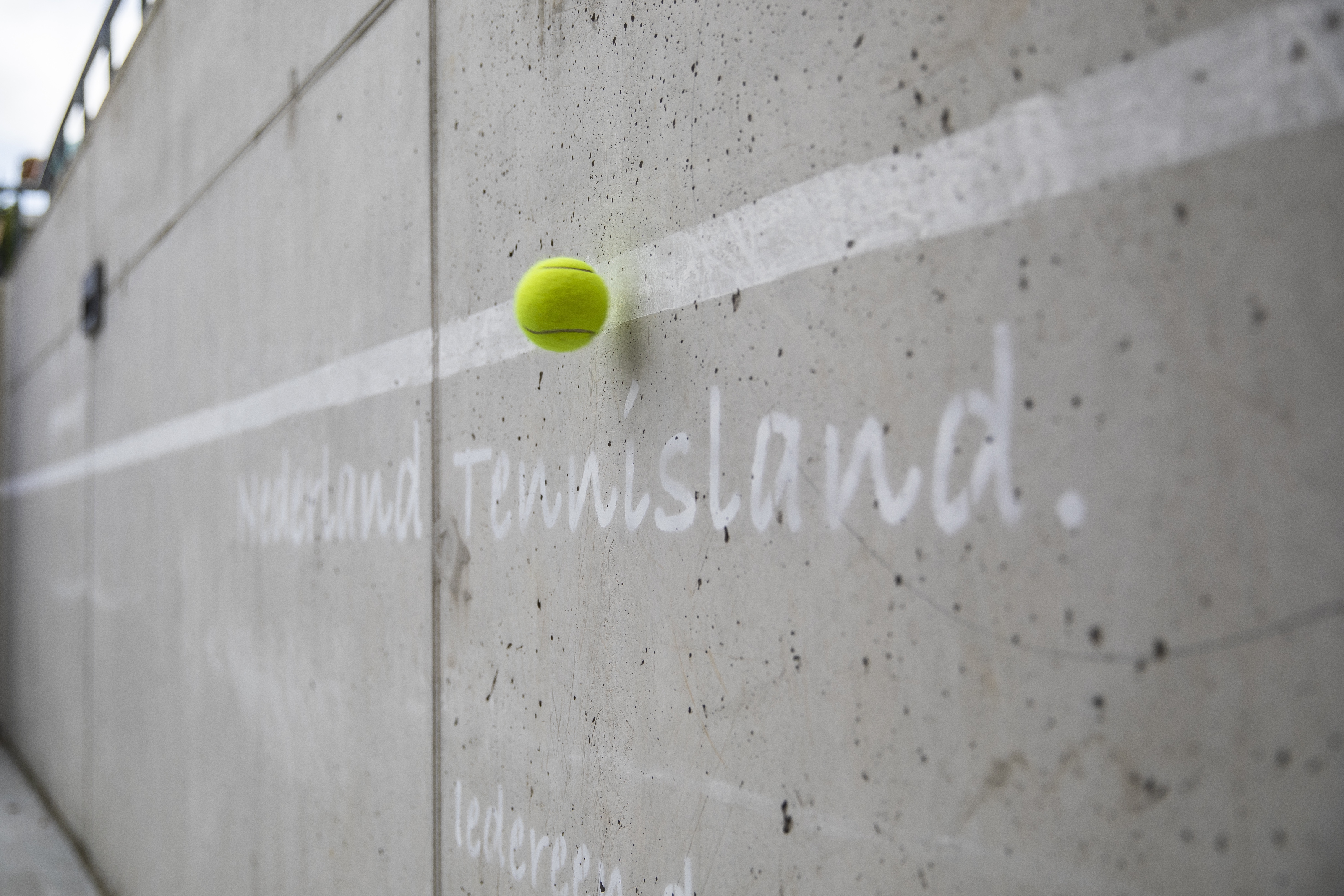 ‘De laatste weken heb ik tegen een muurtje alweer meermalen Wimbledon gewonnen’