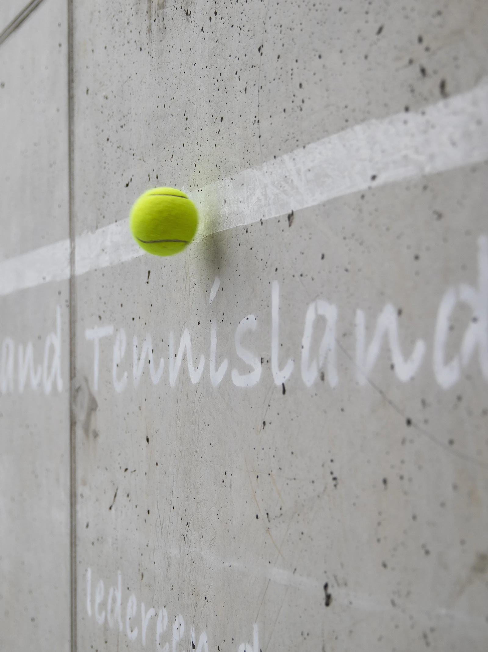 ‘De laatste weken heb ik tegen een muurtje alweer meermalen Wimbledon gewonnen’