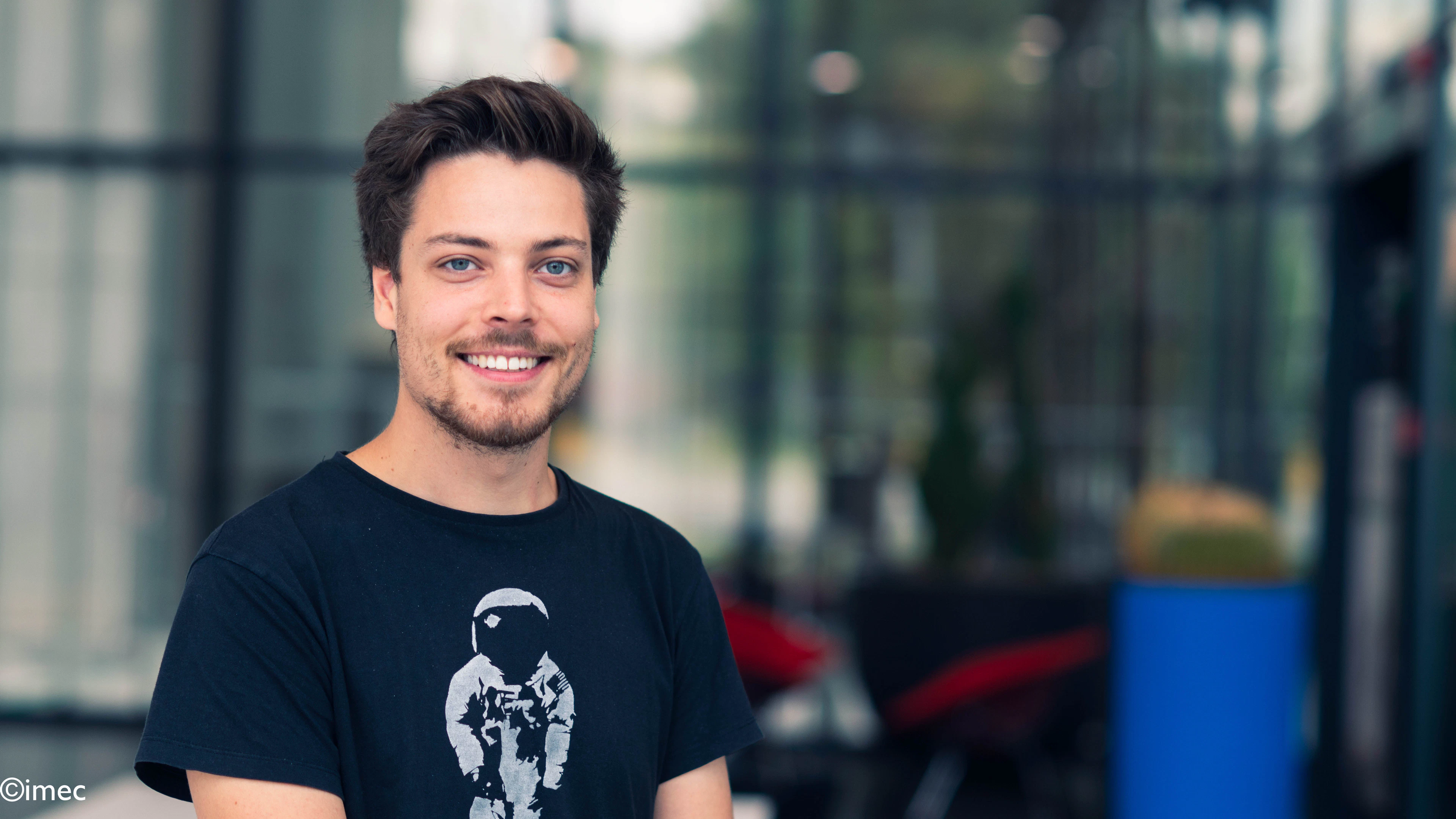 "Ons doel is om qubits te ontwikkelen waarvan we de productie kunnen opschalen", vertelt doctoraatstudent Nard Dumoulin Stuyck