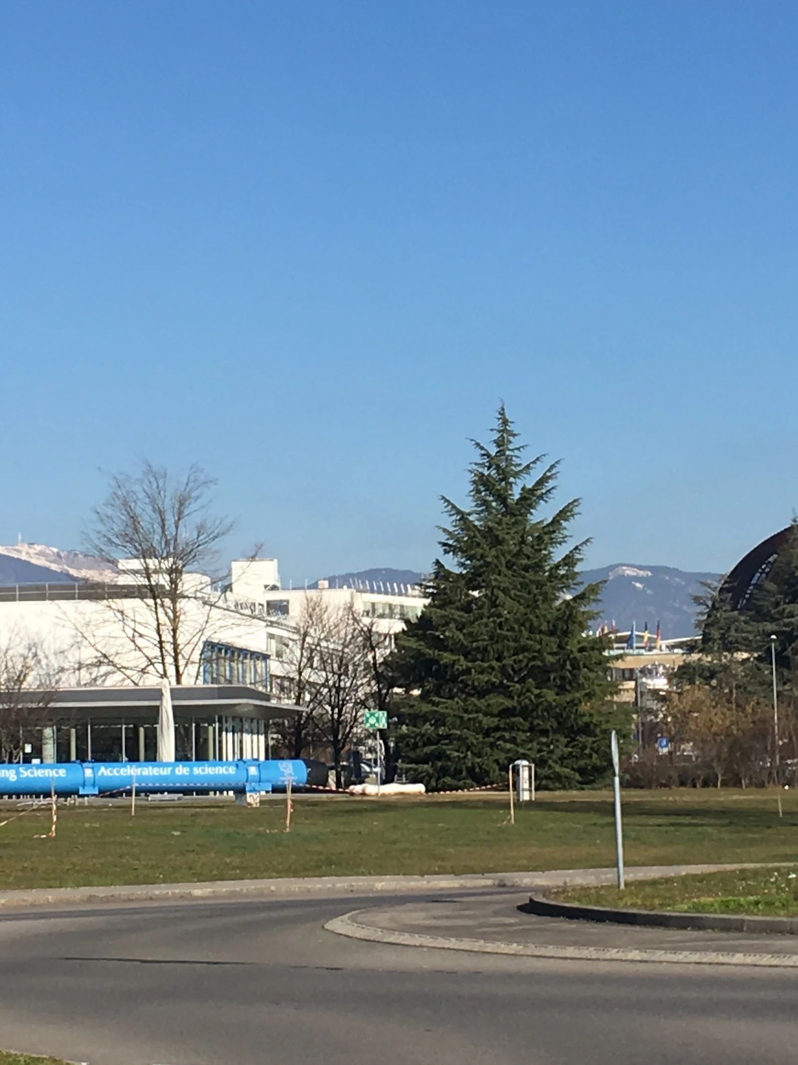 De CERN-hoofdsite in het Zwitserse Meyrin, nabij Genève.