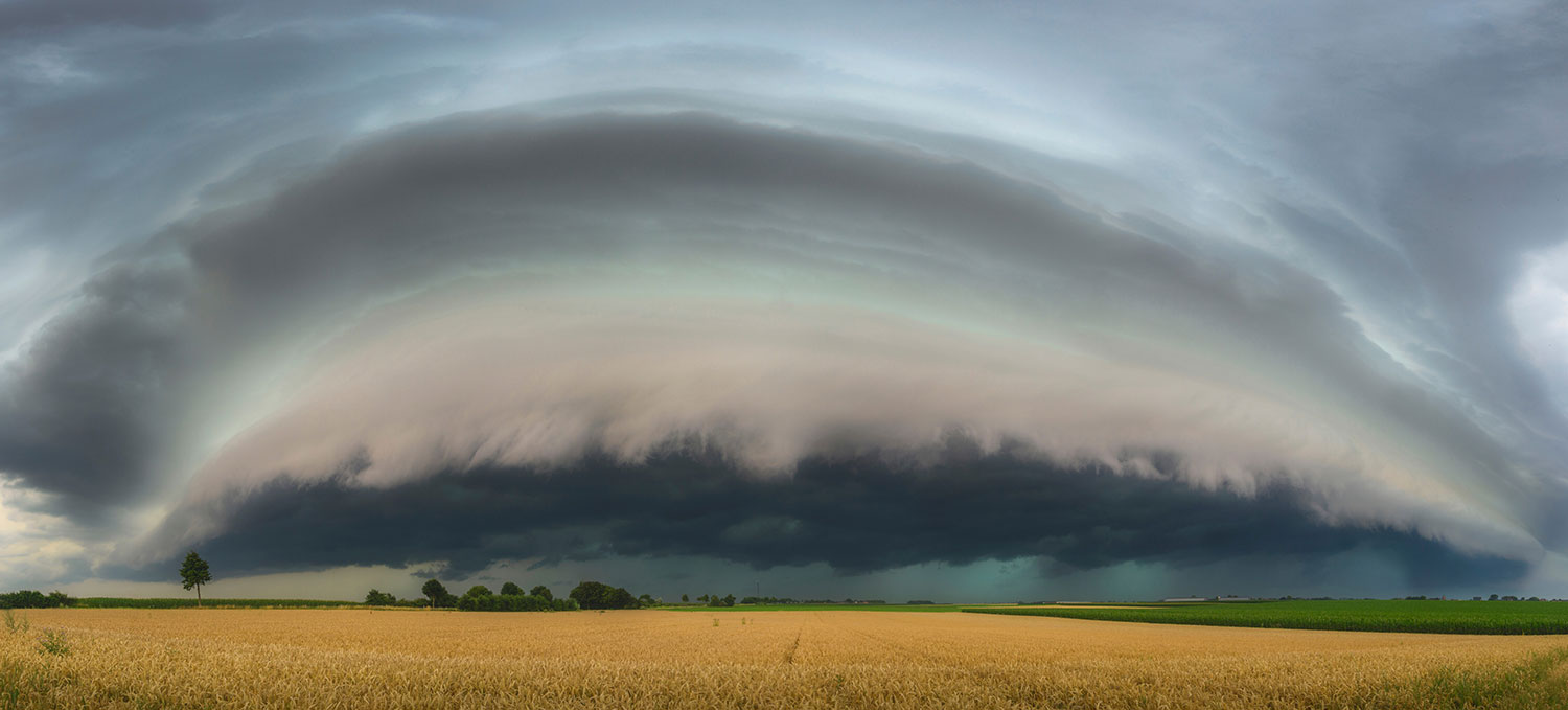 De shelfcloud: een onheilspellende wolkenformatie