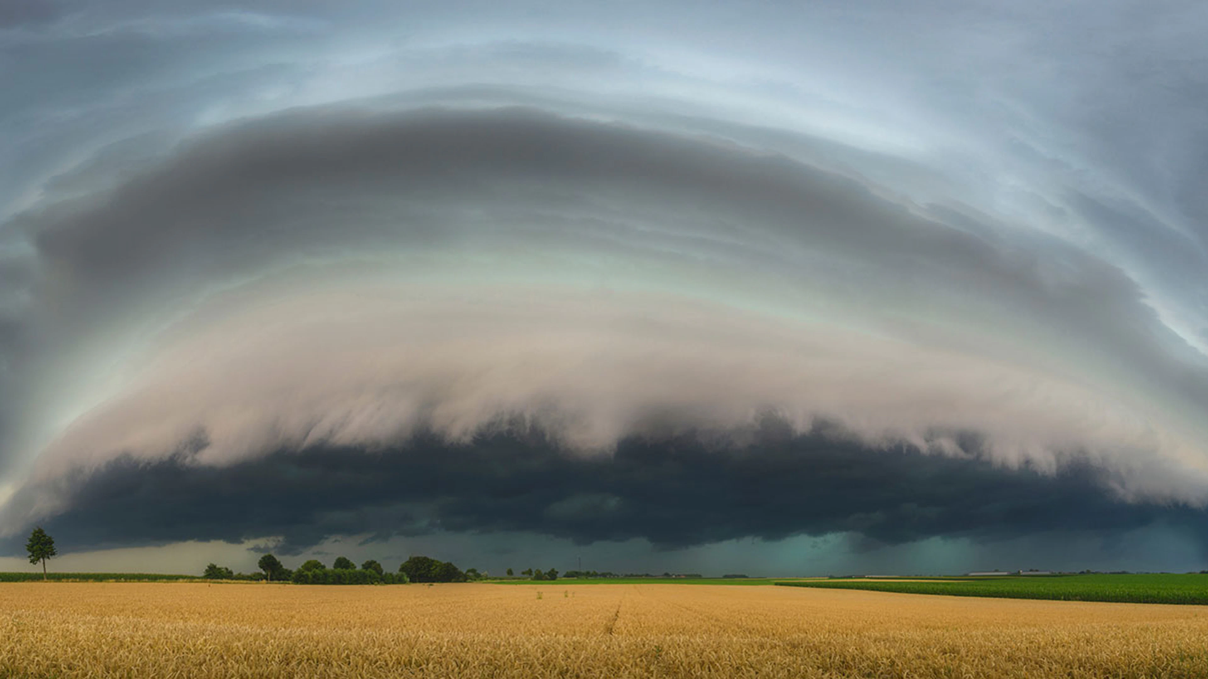 De shelfcloud: een onheilspellende wolkenformatie