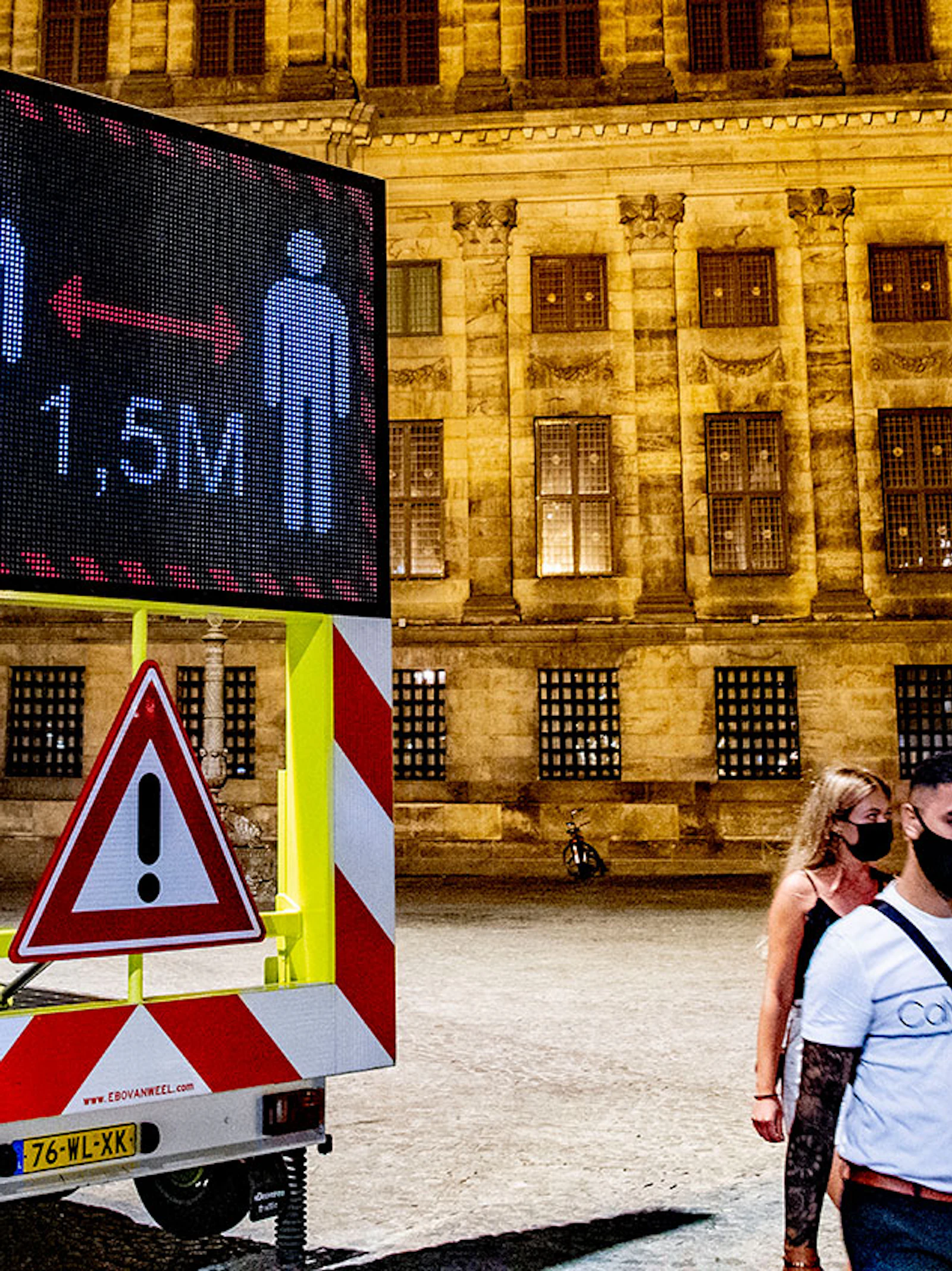 ‘Versoepel de maatregelen eerst bij jongeren’