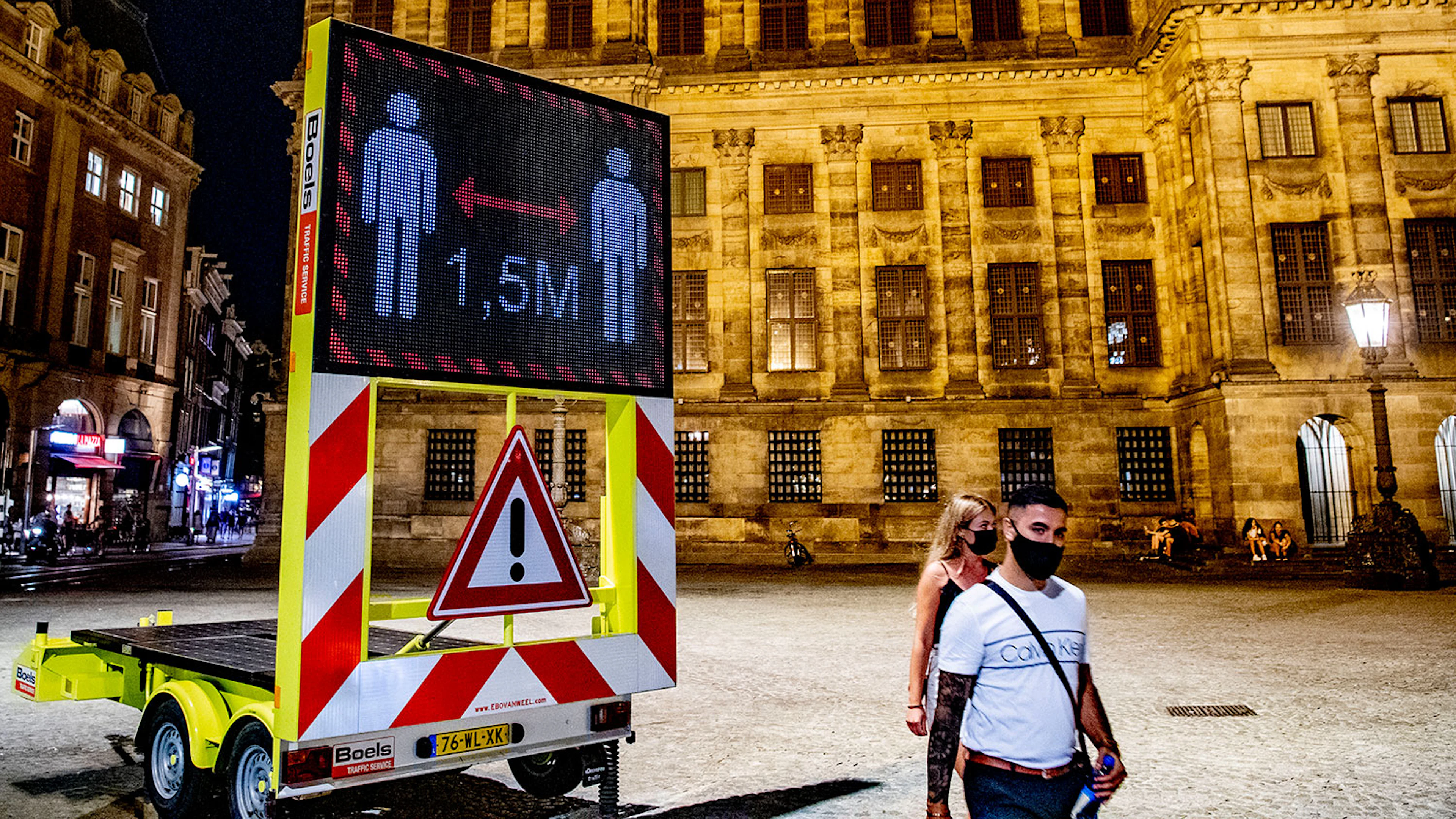 ‘Versoepel de maatregelen eerst bij jongeren’