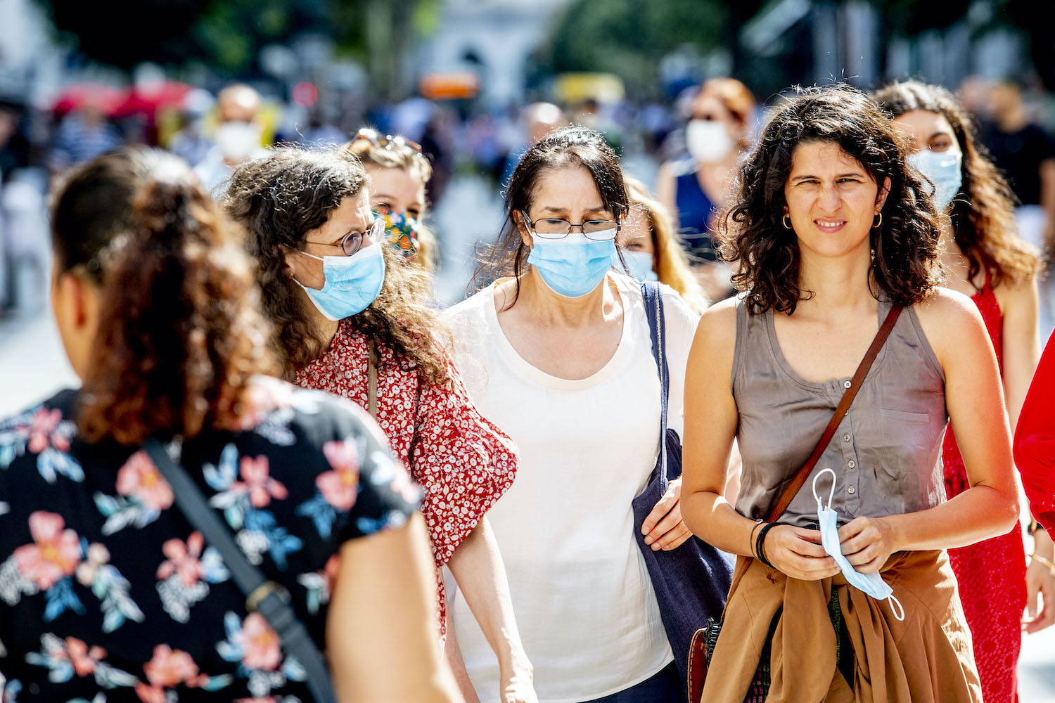 Zijn mondmaskers in de buitenlucht zinvol?