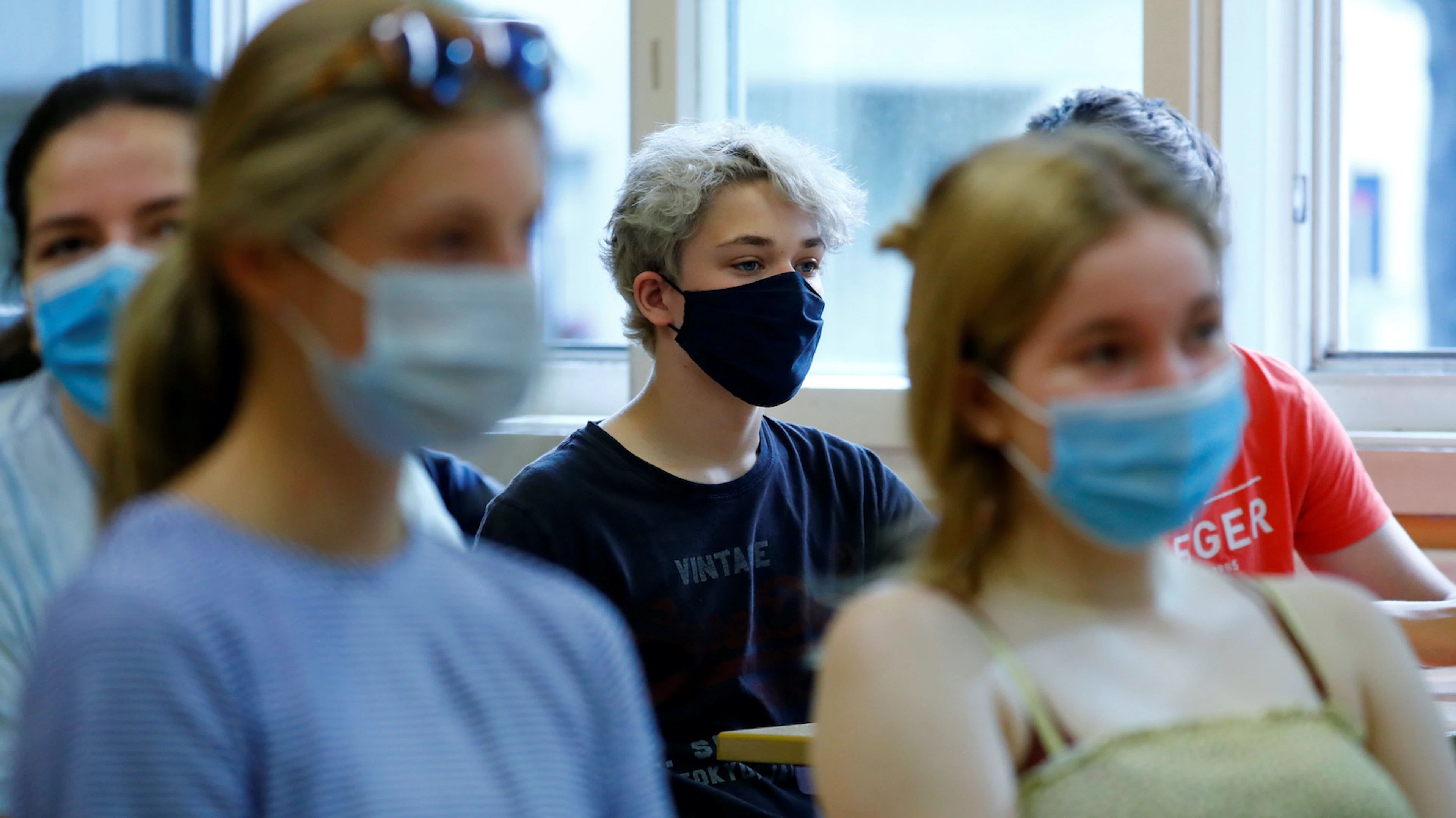 ‘Heroverweeg het gebruik van mondmaskers in de klas’